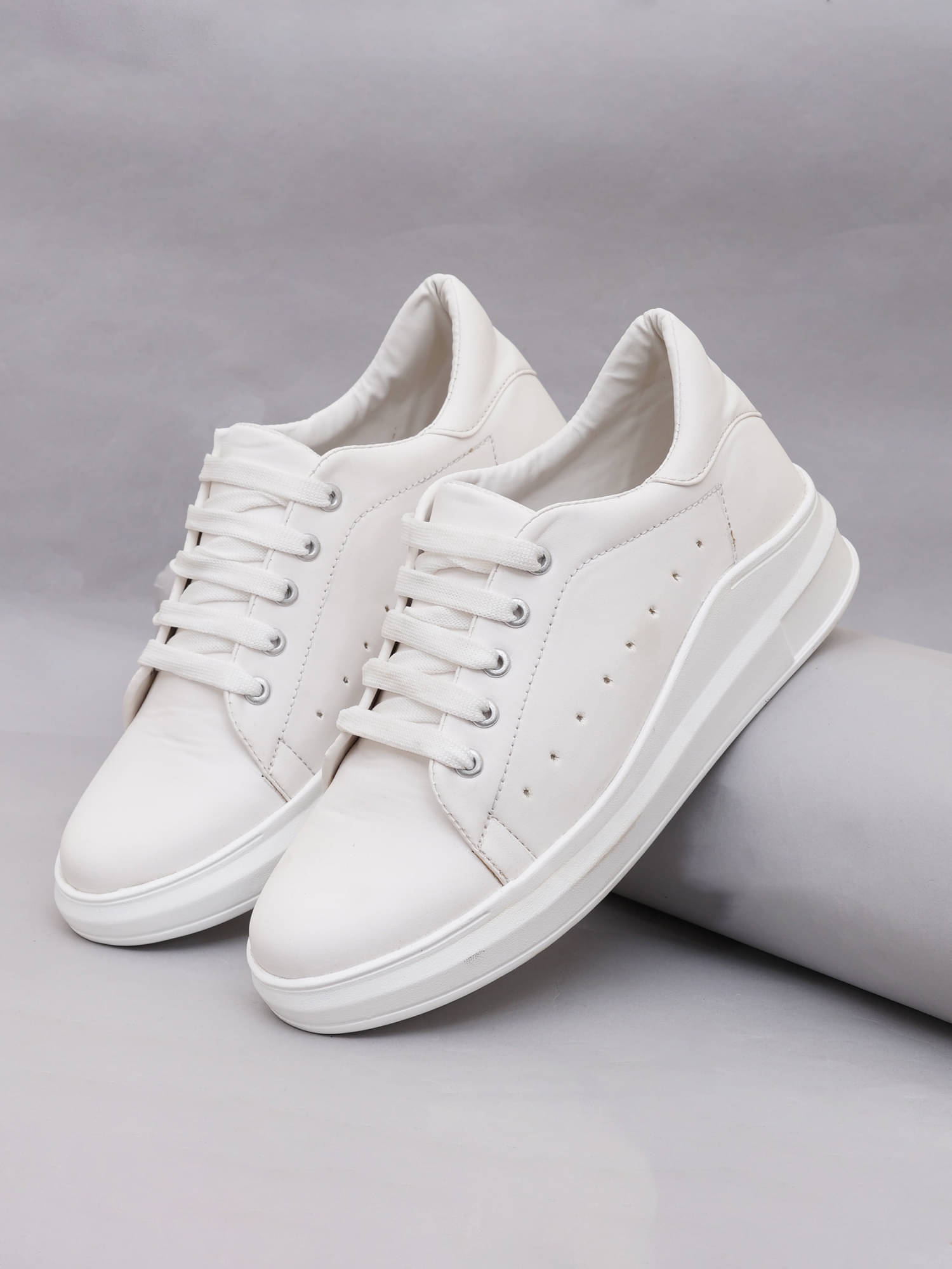     			PLANET WALK White Women's Sneakers