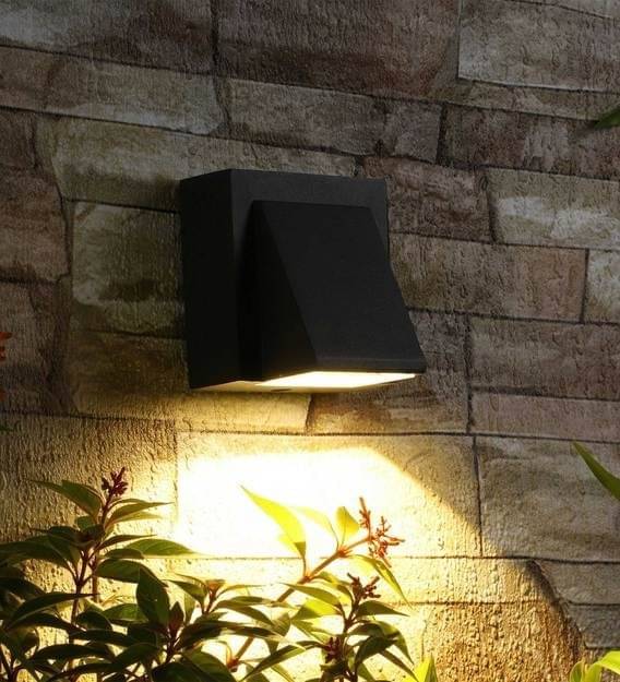     			SPARKWORLD Multicolor Down Light Wall Lamp ( Pack of 1 )