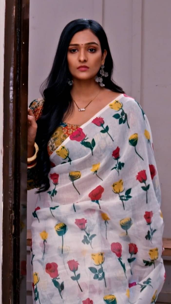 Sariya Georgette Printed Saree With Unstitched Blouse Piece ( White ) Sariya Georgette Printed Saree With Unstitched Blouse Piece ( White )