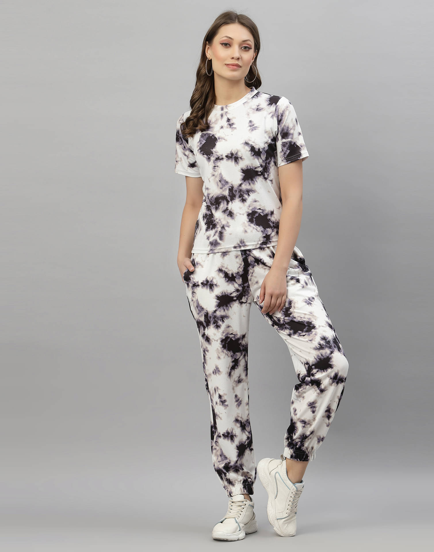     			Selvia Women Dyed T-Shirt With Joggers Co-Ord Set ( Grey )