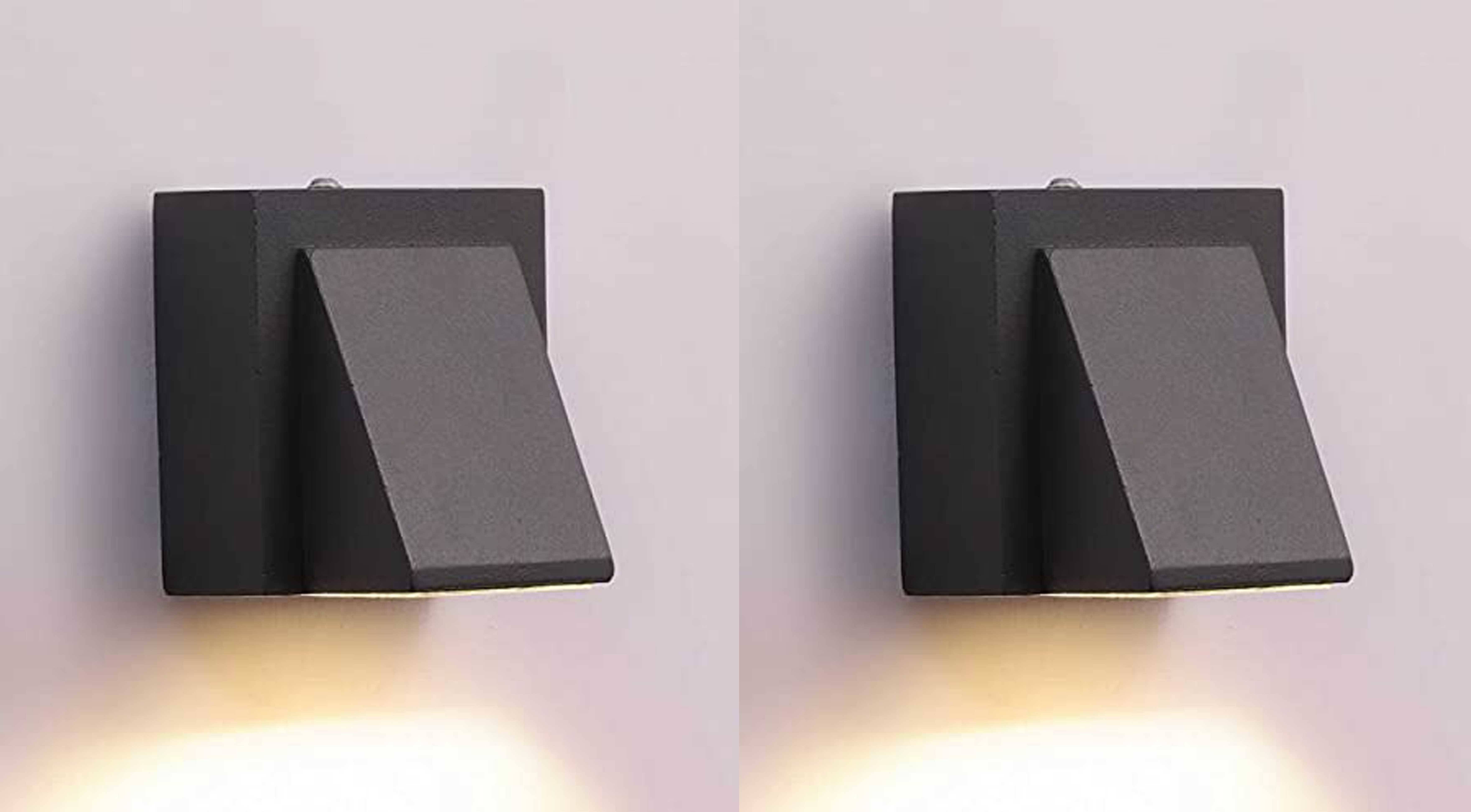     			Spark World Black Down Light Wall Lamp ( Pack of 1 )