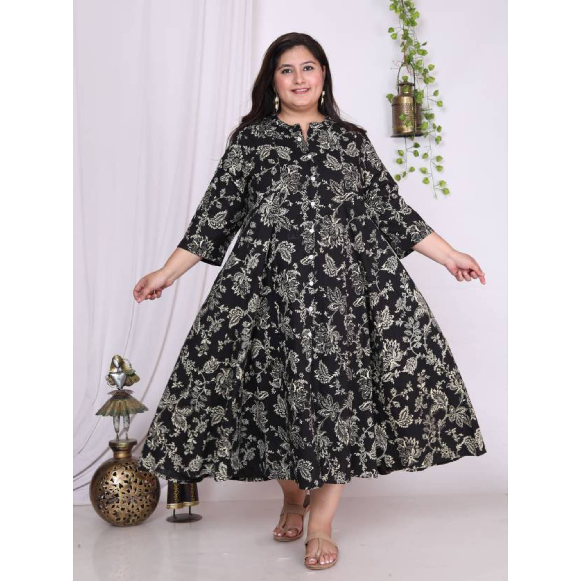     			Swasti Black Flared Cotton Blend Women's Stitched Ethnic Gown ( Pack of 1 )