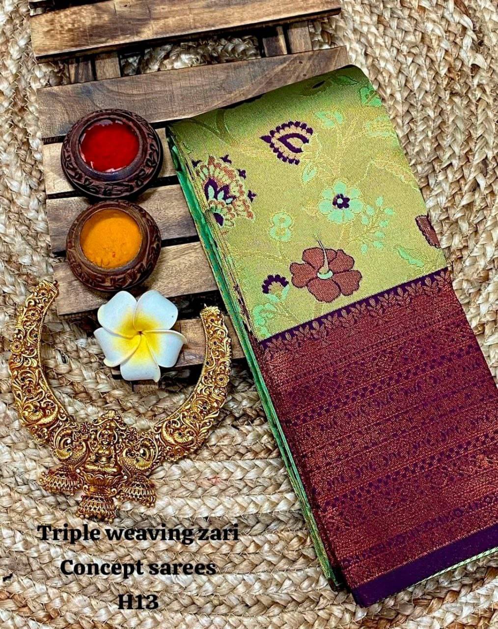     			fab woven Art Silk Woven Saree With Unstitched Blouse Piece ( Light Green )