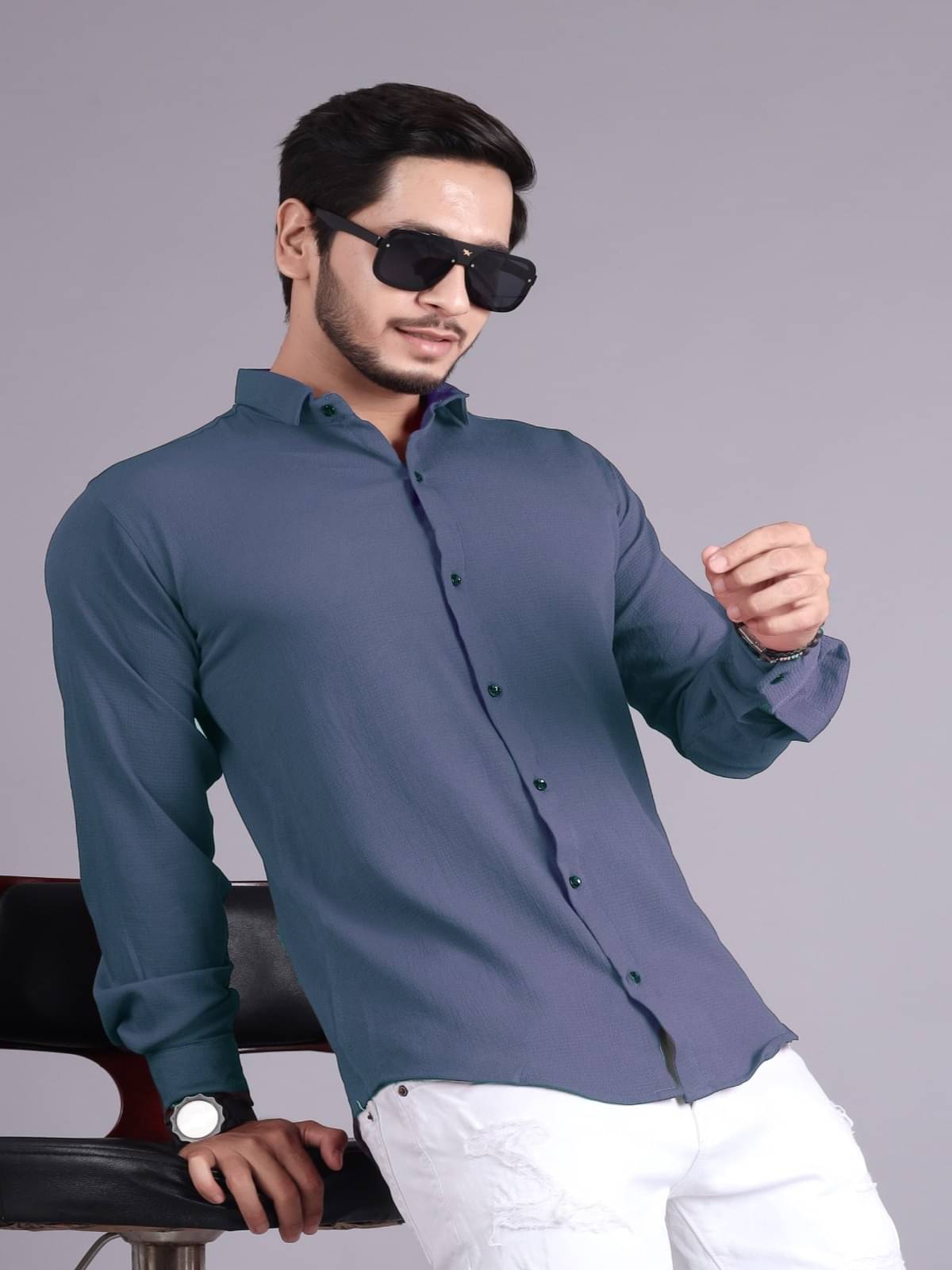 JEEVAAN - THE PERFECT FASHION Cotton Blend Slim Fit Solids Full Sleeves Men's Casual Shirt - Dark Grey ( Pack of 1 ) - Image 3