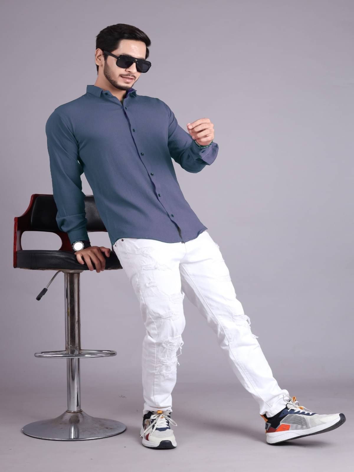 JEEVAAN - THE PERFECT FASHION Cotton Blend Slim Fit Solids Full Sleeves Men's Casual Shirt - Dark Grey ( Pack of 1 ) - Image 5