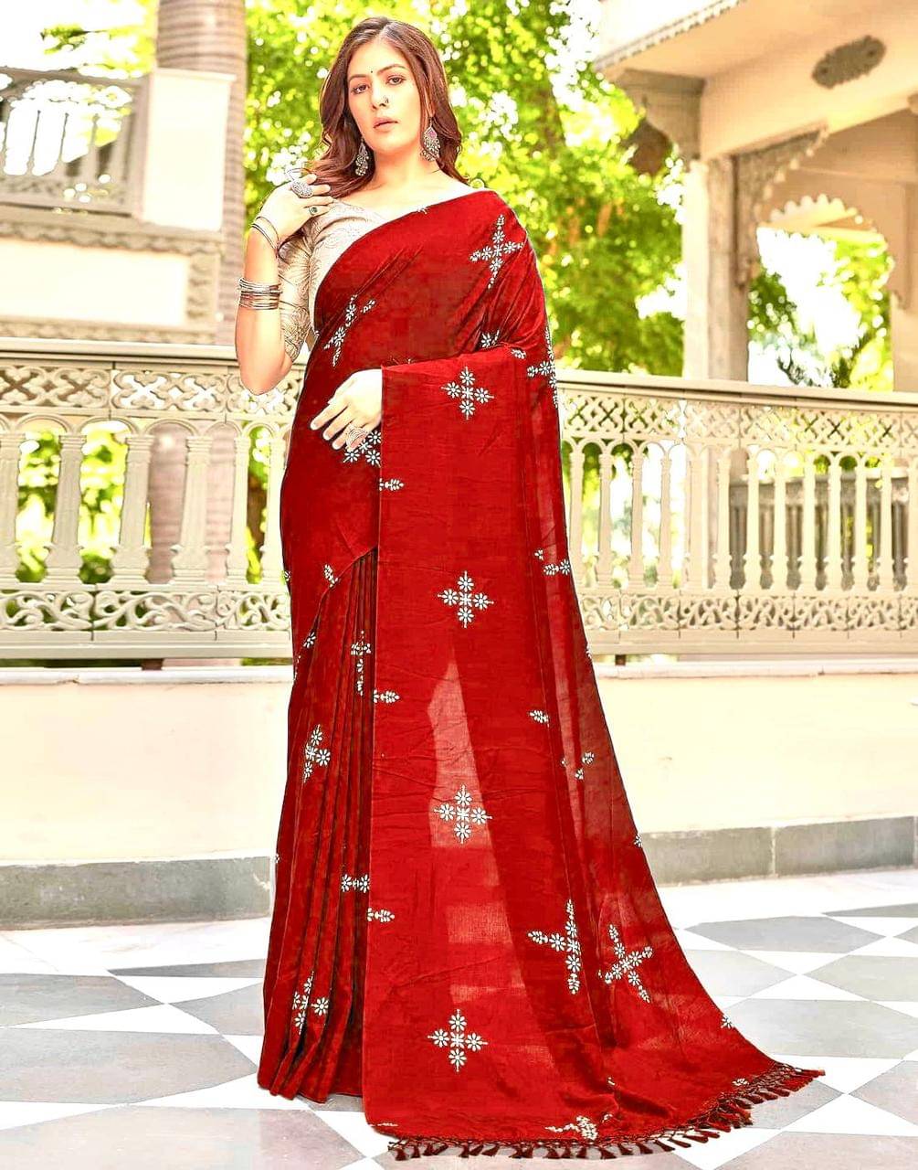     			JULEE Silk Blend Printed Saree With Unstitched Blouse Piece ( Red )