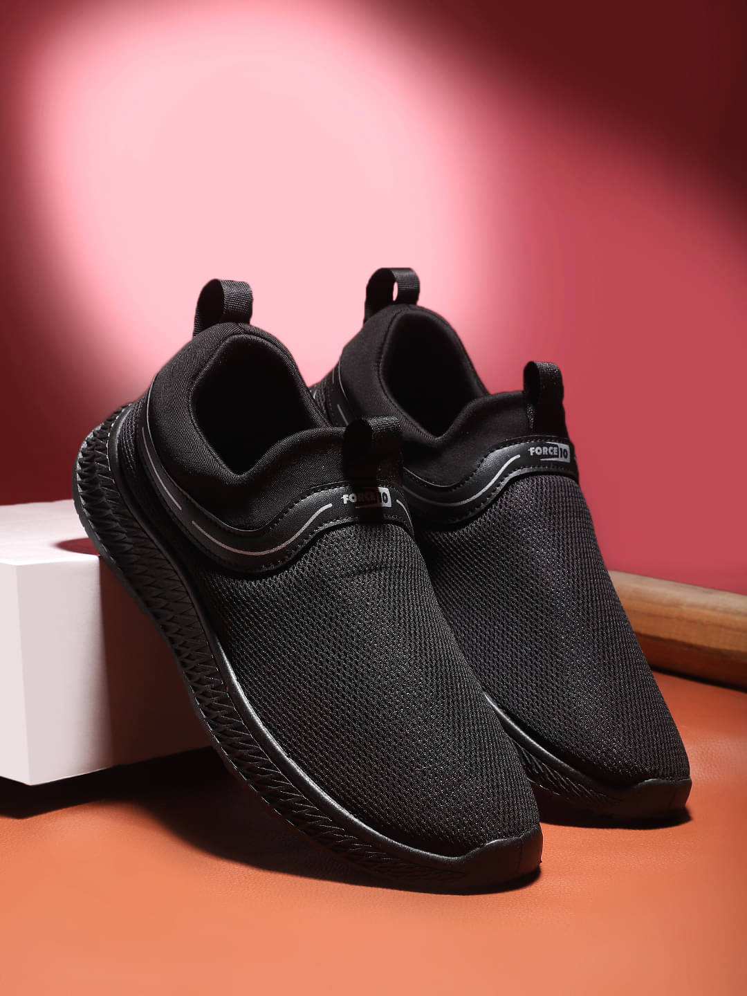     			Liberty OSCAR-8E Black Men's Sports Running Shoes