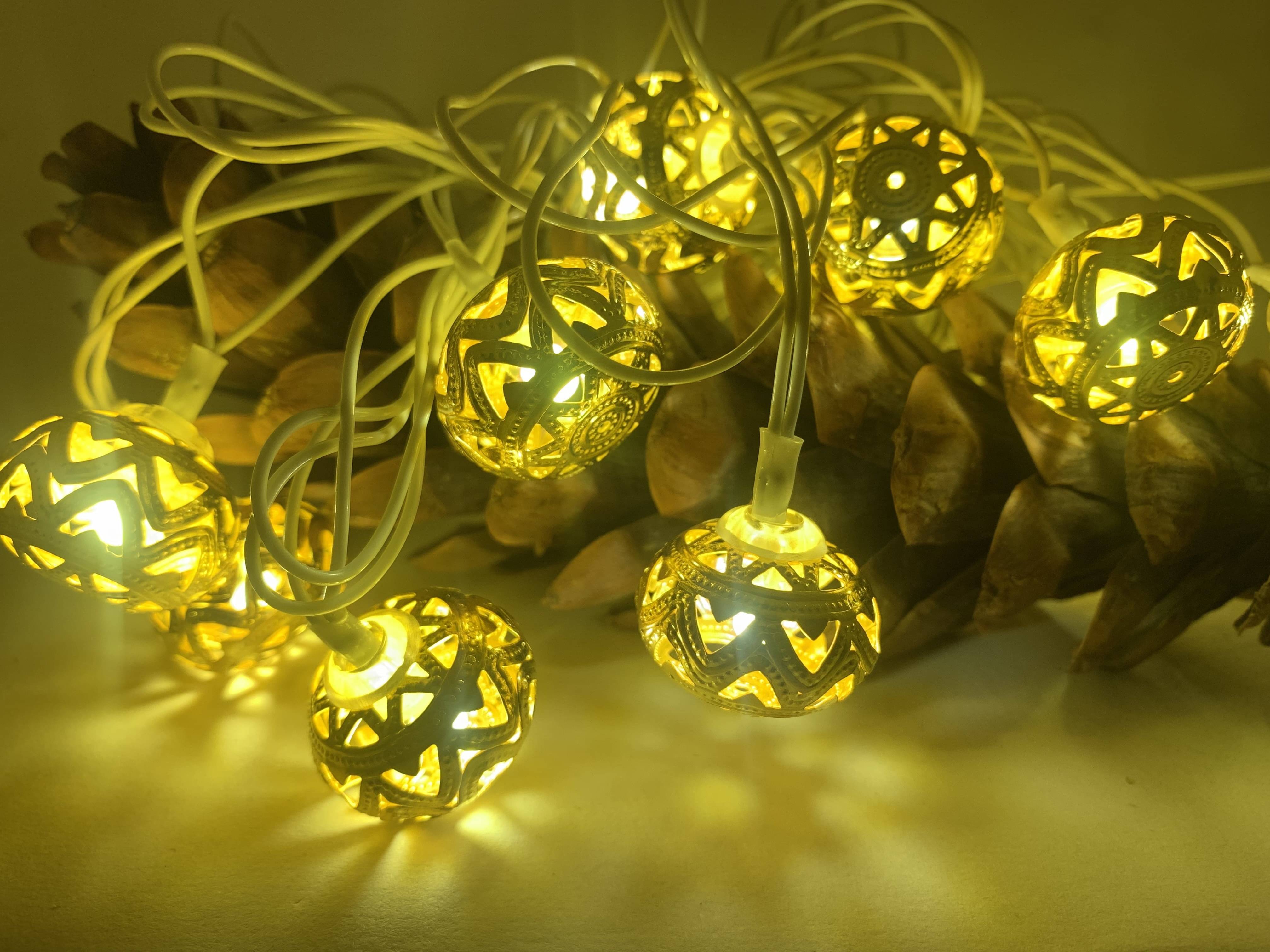     			SPARKWORLD Gold 1Mtr String Light ( Pack Of 1 )