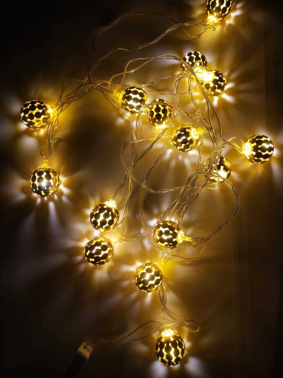     			SPARKWORLD Gold 1Mtr String Light ( Pack Of 1 )