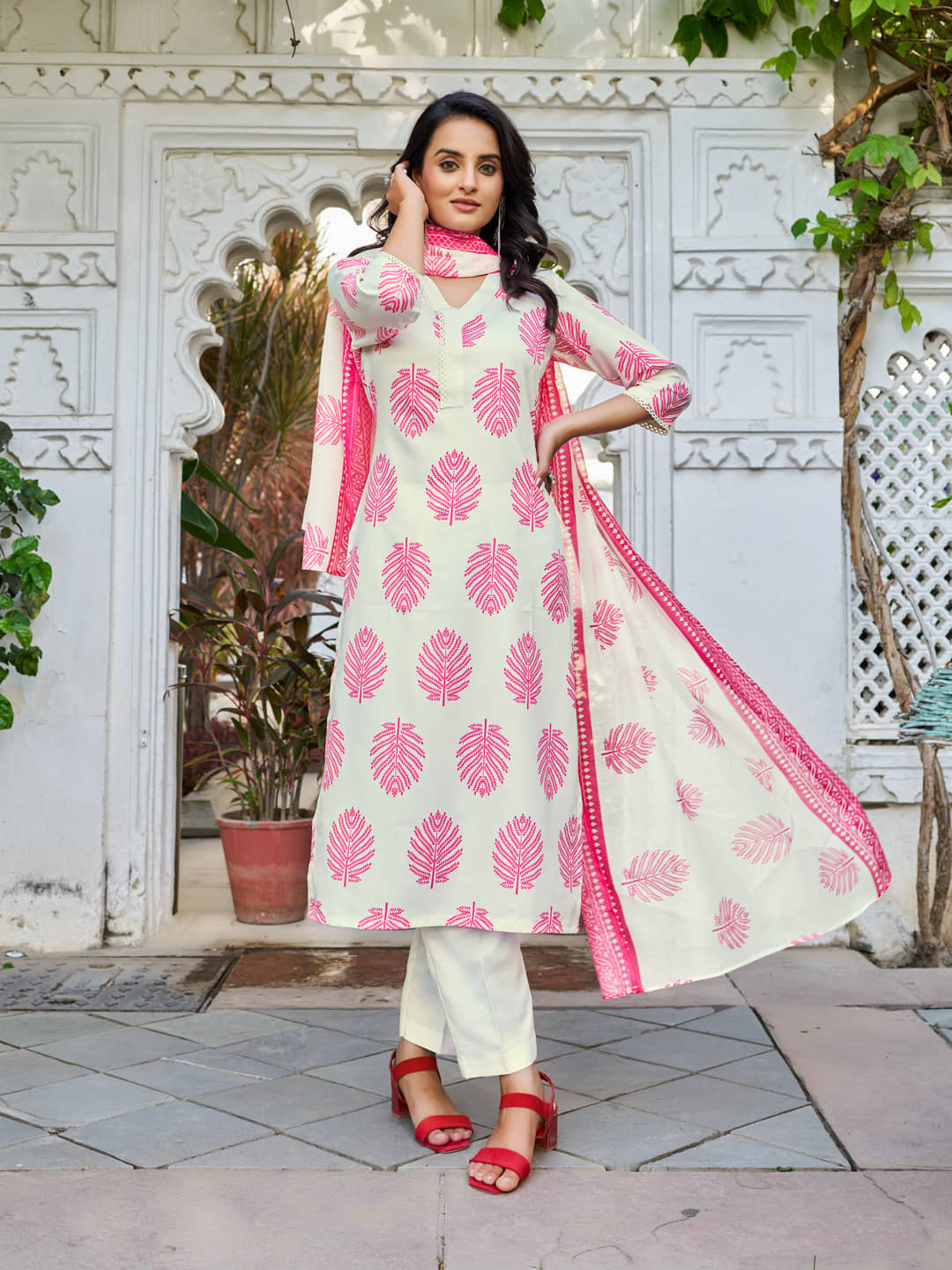 VIBE VISION Cotton Blend Printed Kurti With Pants Women's Stitched Salwar Suit - White ( Pack of 1 )