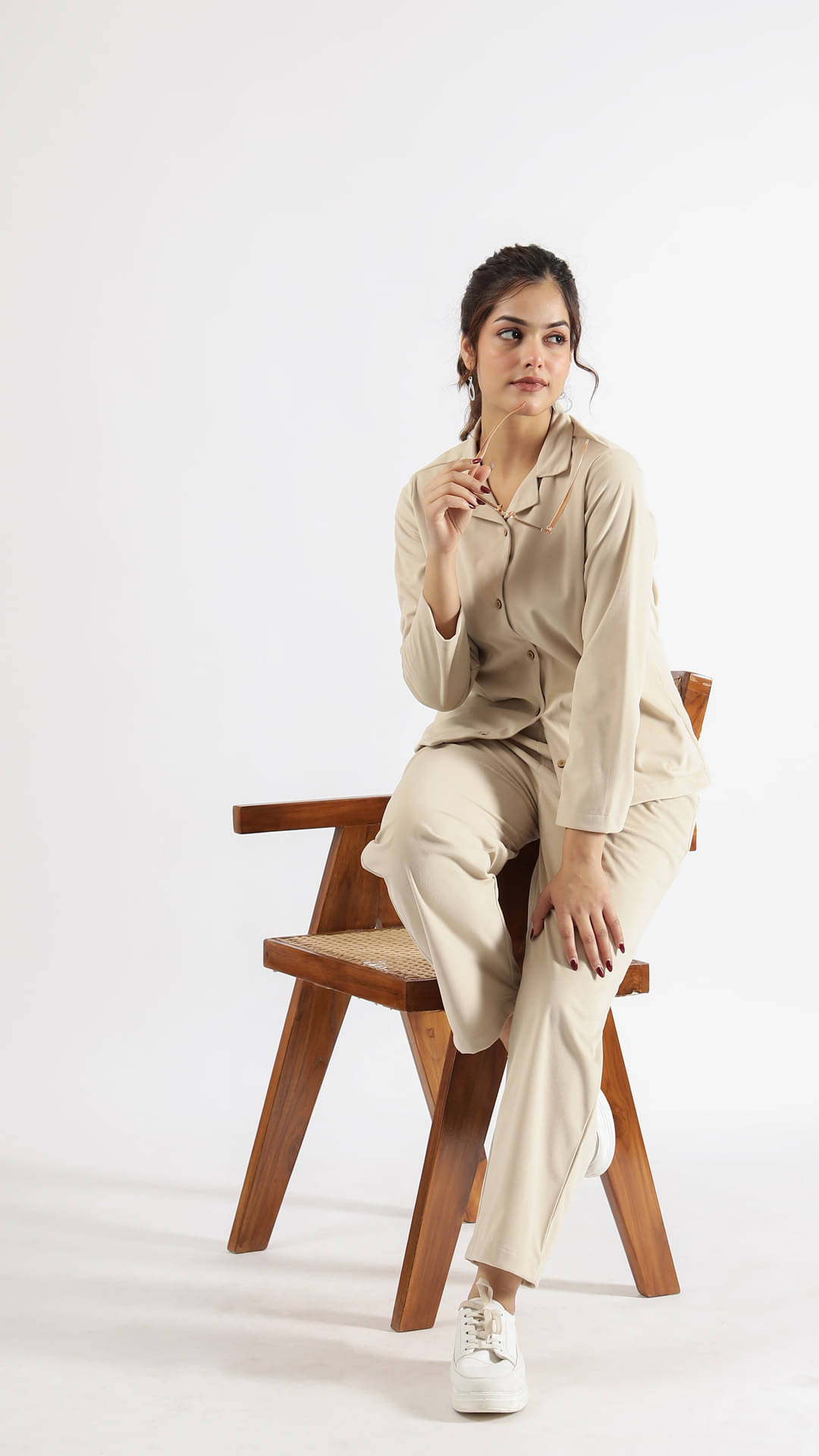     			Label Flavia Women Solid Top With Trousers Co-Ord Set ( Cream )