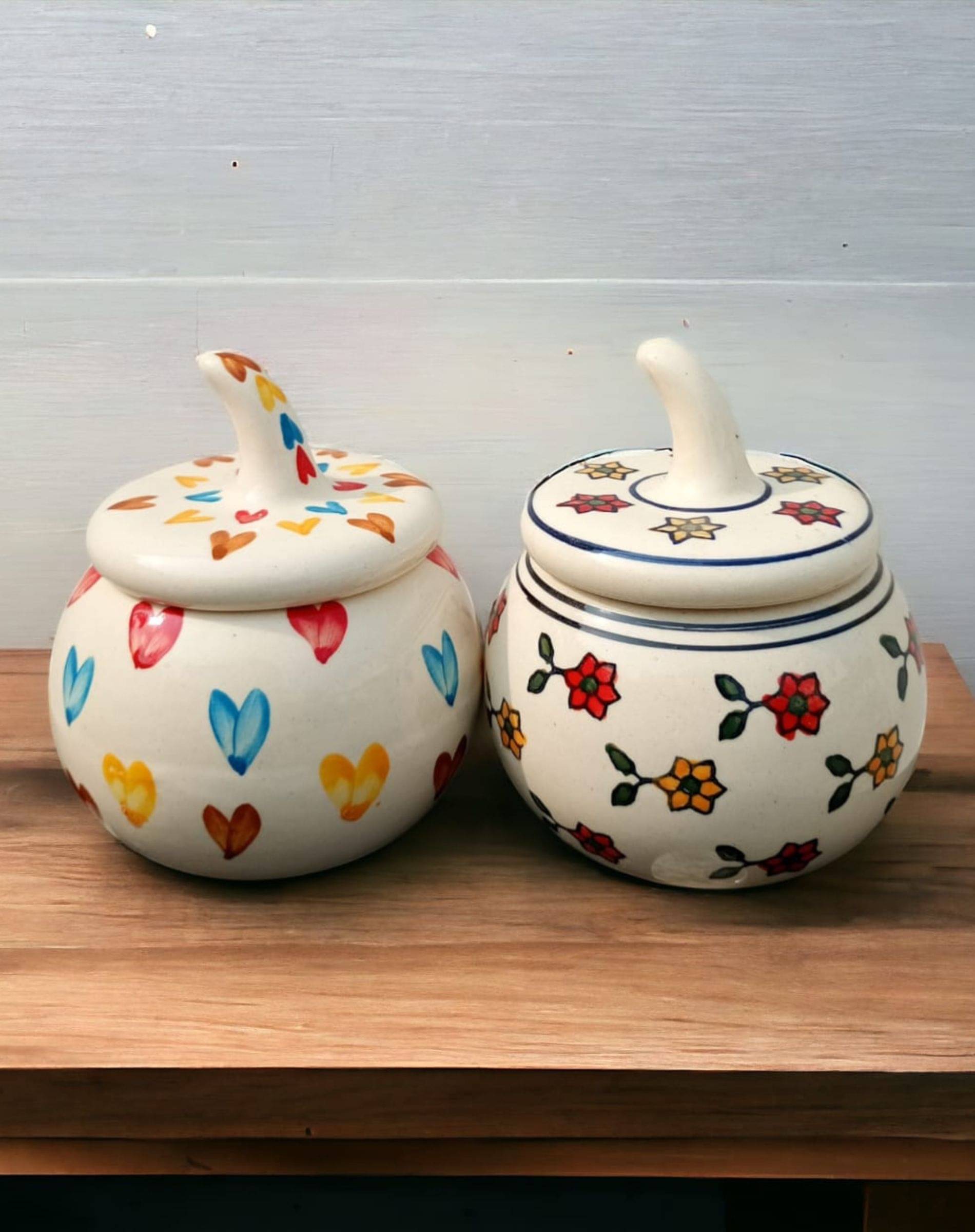 Malaikah Wht & Hrt Salt Jar Ceramic Multicolor Salt/Pepper Container ( Set of 2 ) Malaikah Wht & Hrt Salt Jar Ceramic Multicolor Salt/Pepper Container ( Set of 2 )