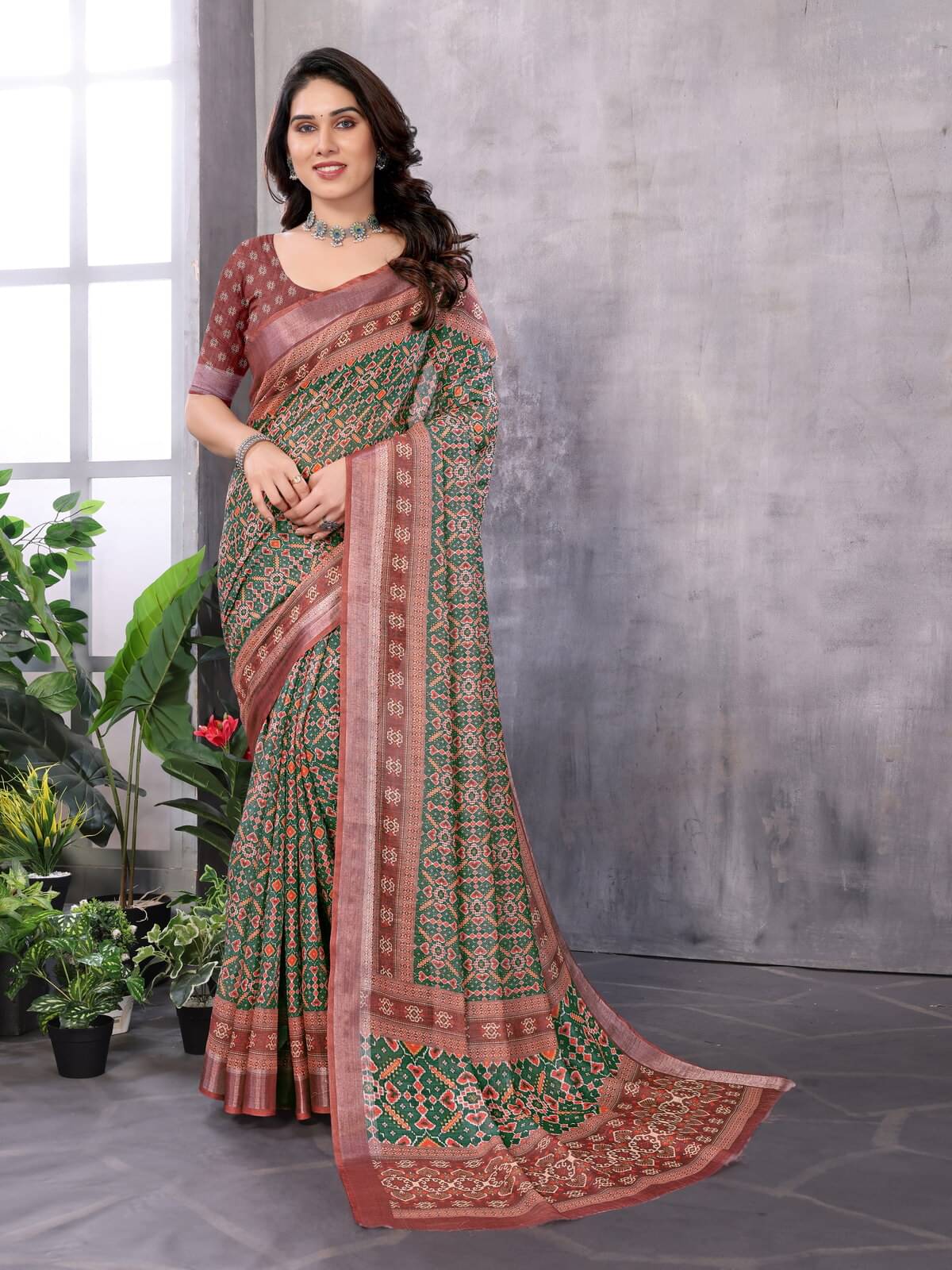 NightBlue Linen Printed Saree With Unstitched Blouse Piece ( Green ) NightBlue Linen Printed Saree With Unstitched Blouse Piece ( Green )