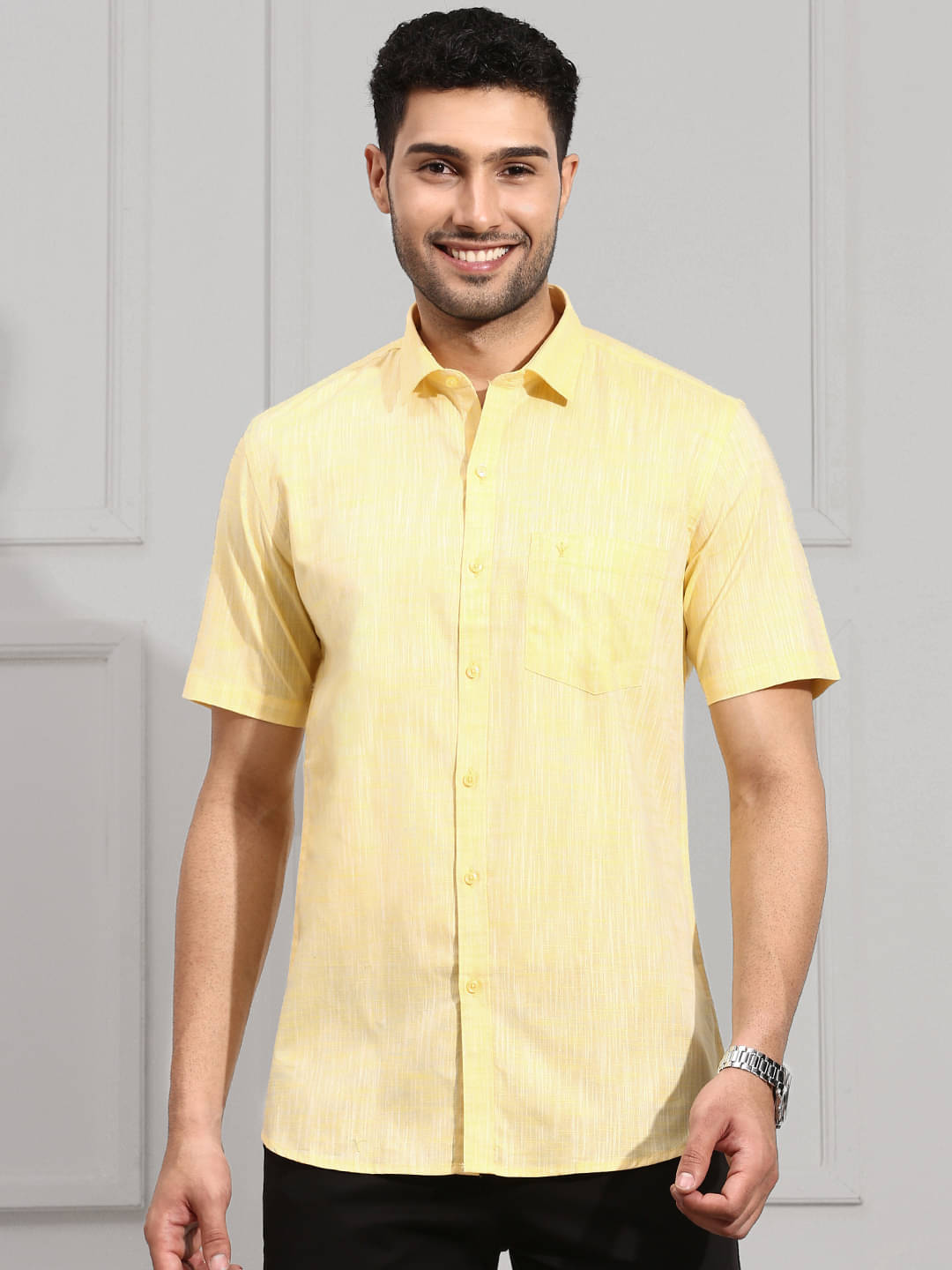     			Ramraj cotton Cotton Blend Regular Fit Solids Half Sleeves Men's Casual Shirt - Yellow ( Pack of 1 )