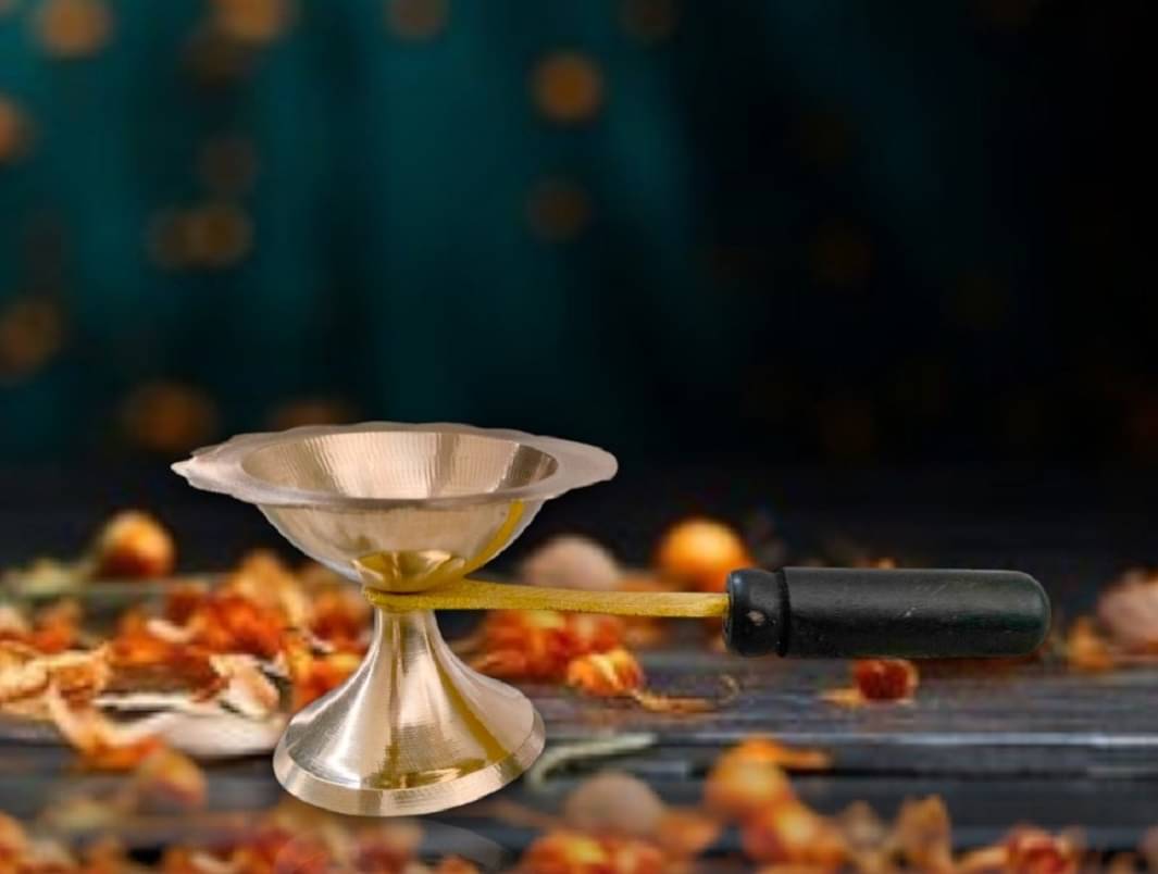    			Spherulemuster Brass Table Diya - Pack of 1