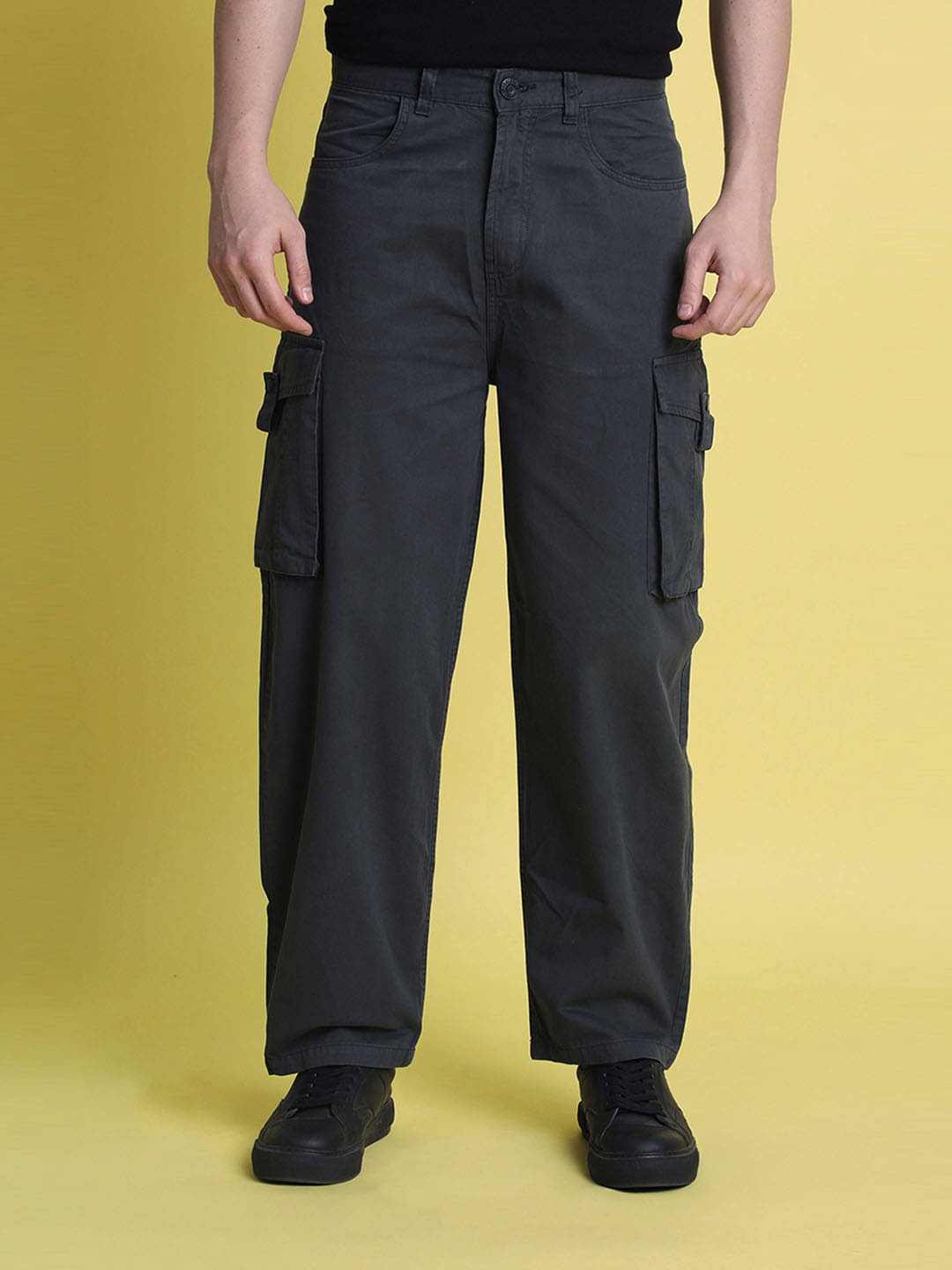     			Bene Kleed Men Loose Fit Cargos Trousers