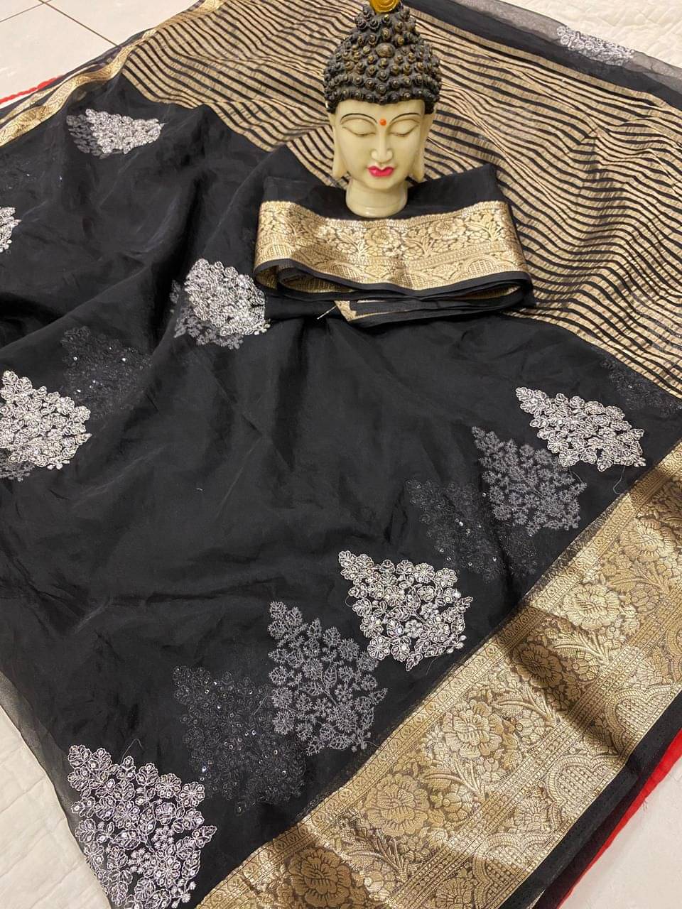 JINAL & JINAL Organza Embroidered Saree With Unstitched Blouse Piece ( Black ) JINAL & JINAL Organza Embroidered Saree With Unstitched Blouse Piece ( Black )