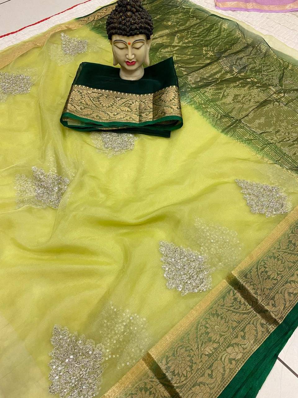     			JINAL & JINAL Organza Embroidered Saree With Unstitched Blouse Piece ( LightGreen )
