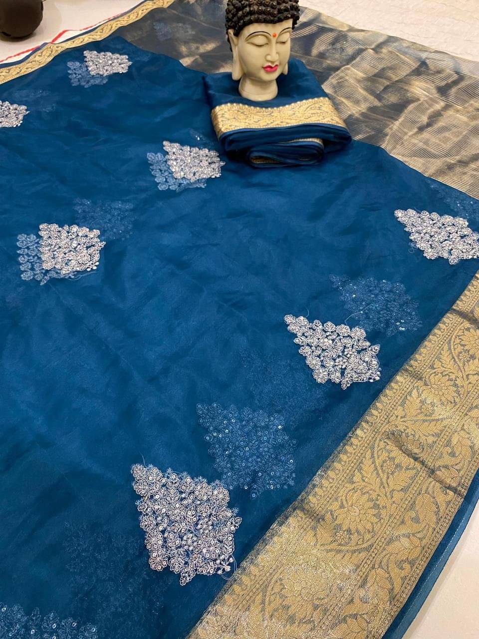     			JINAL & JINAL Organza Embroidered Saree With Unstitched Blouse Piece ( Teal )