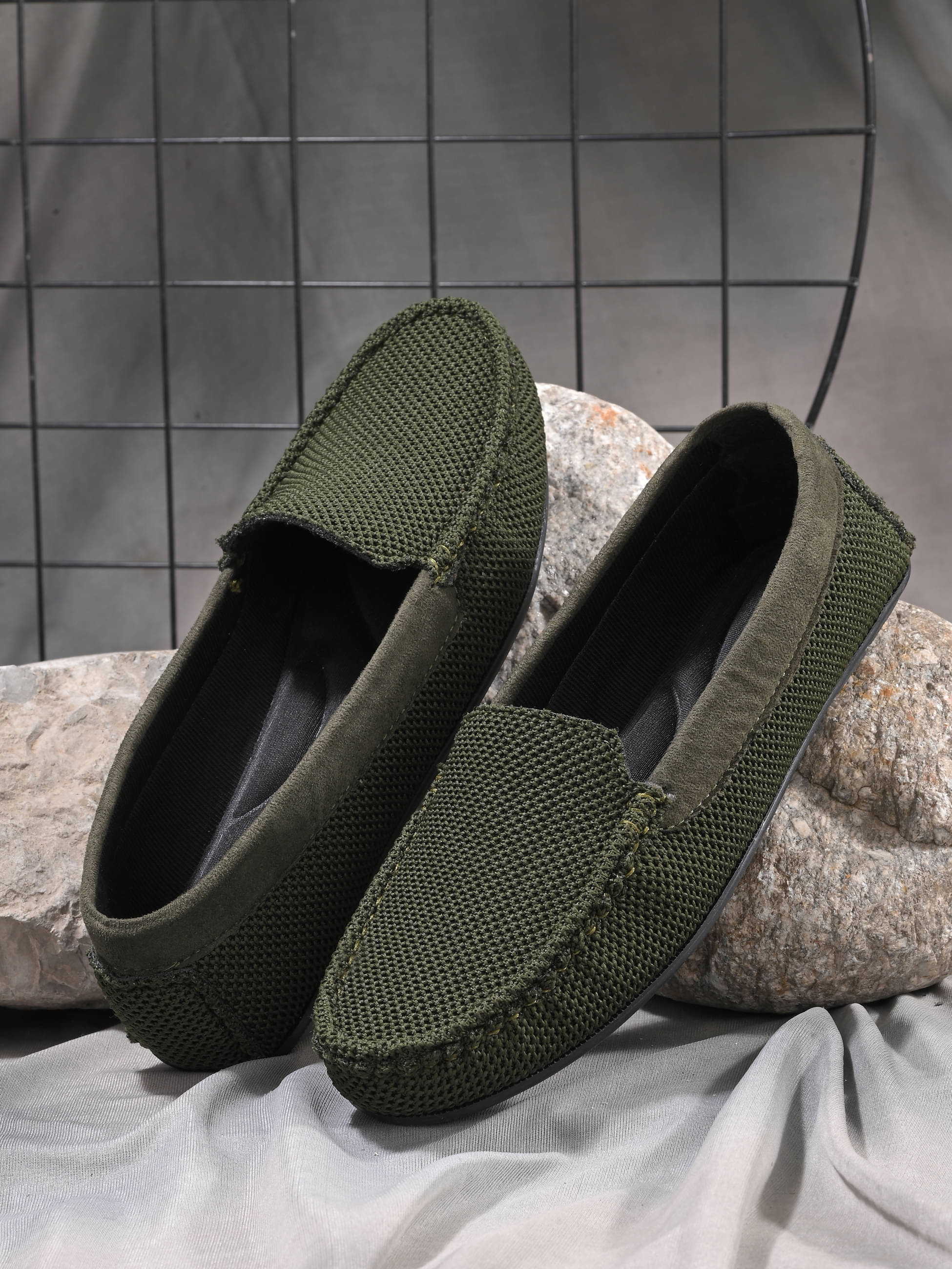     			KARADDI Olive Women's Loafers