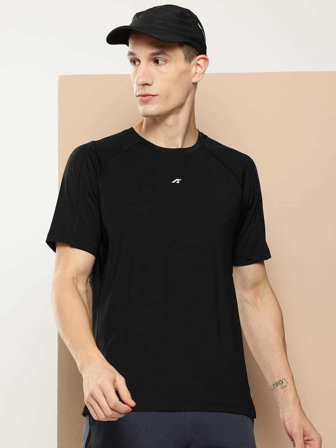 Alcis Black Polyester Slim Fit Men's Sports T-Shirt ( Pack of 1 ) Alcis Black Polyester Slim Fit Men's Sports T-Shirt ( Pack of 1 )