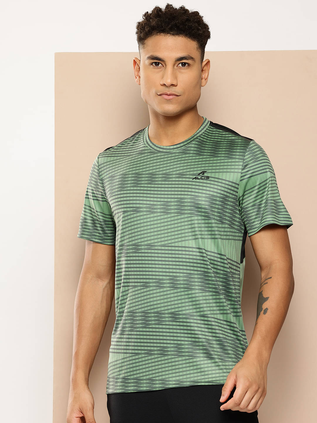 Alcis Green Polyester Slim Fit Men's Sports T-Shirt ( Pack of 1 ) Alcis Green Polyester Slim Fit Men's Sports T-Shirt ( Pack of 1 )