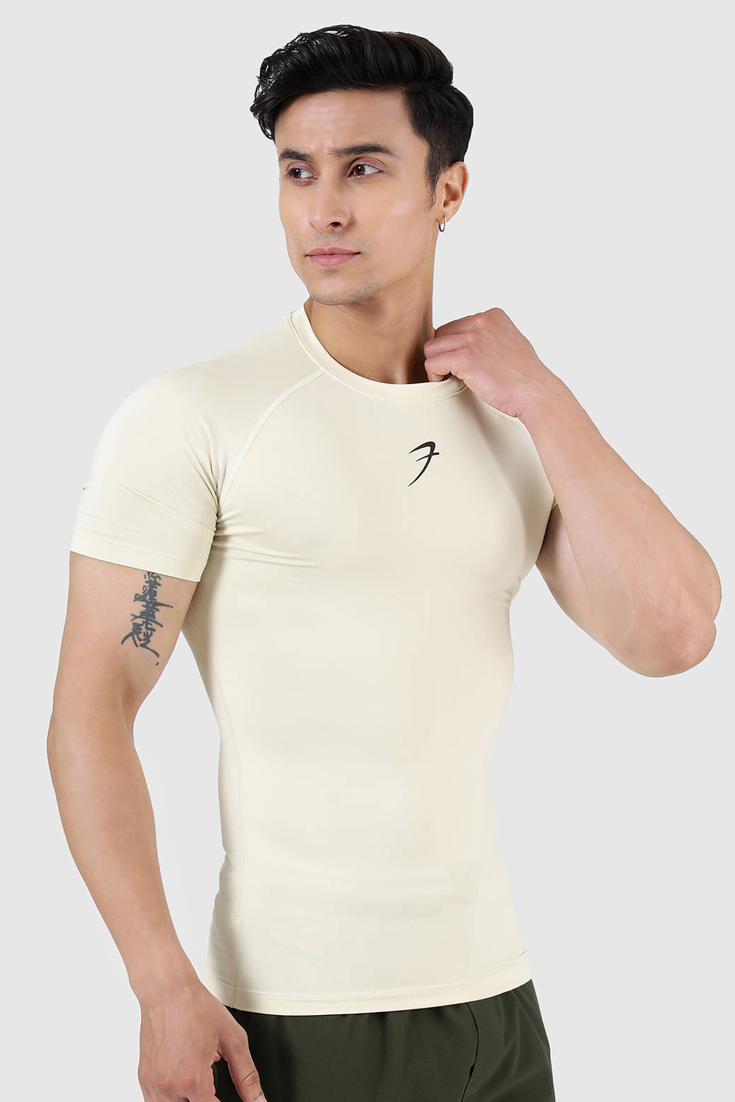 Fuaark Beige Polyester Slim Fit Men's Compression T-Shirt ( Pack of 1 ) Fuaark Beige Polyester Slim Fit Men's Compression T-Shirt ( Pack of 1 )