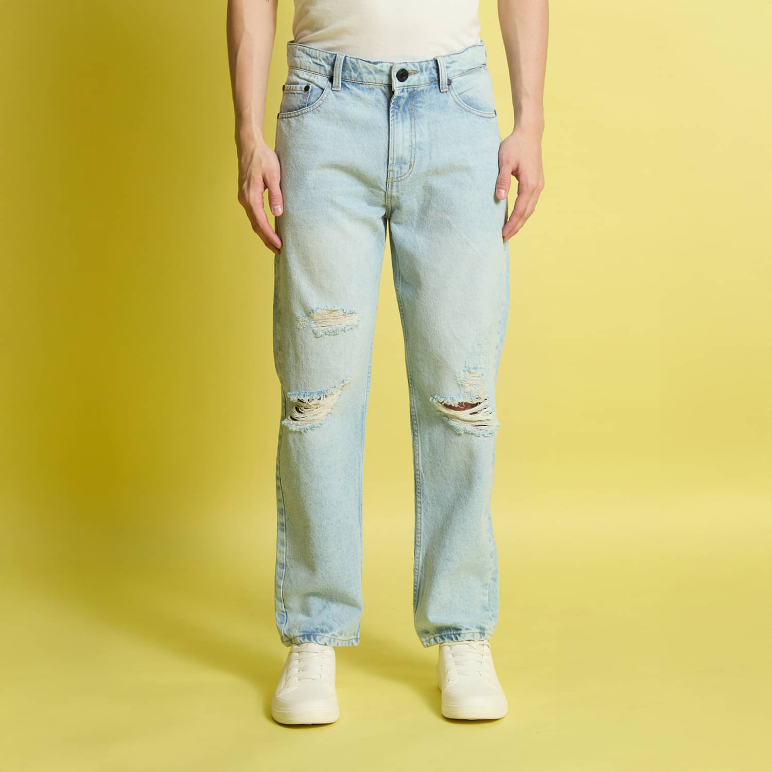 Bene Kleed Men Relaxed Fit Mildly Distressed Light Fade Cotton Jeans Bene Kleed Men Relaxed Fit Mildly Distressed Light Fade Cotton Jeans