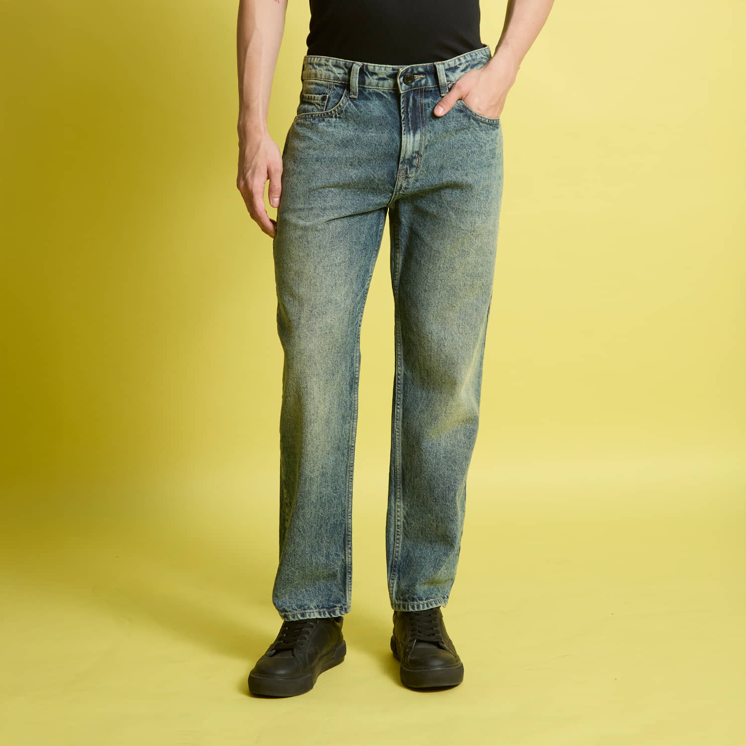 Bene Kleed Men Relaxed Fit Light Fade Jeans - Jeans | Buy online on ZillyBuy