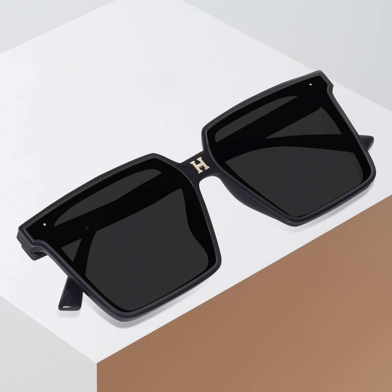    			Peter Jones Black Oversized Sunglasses ( Pack of 1 )