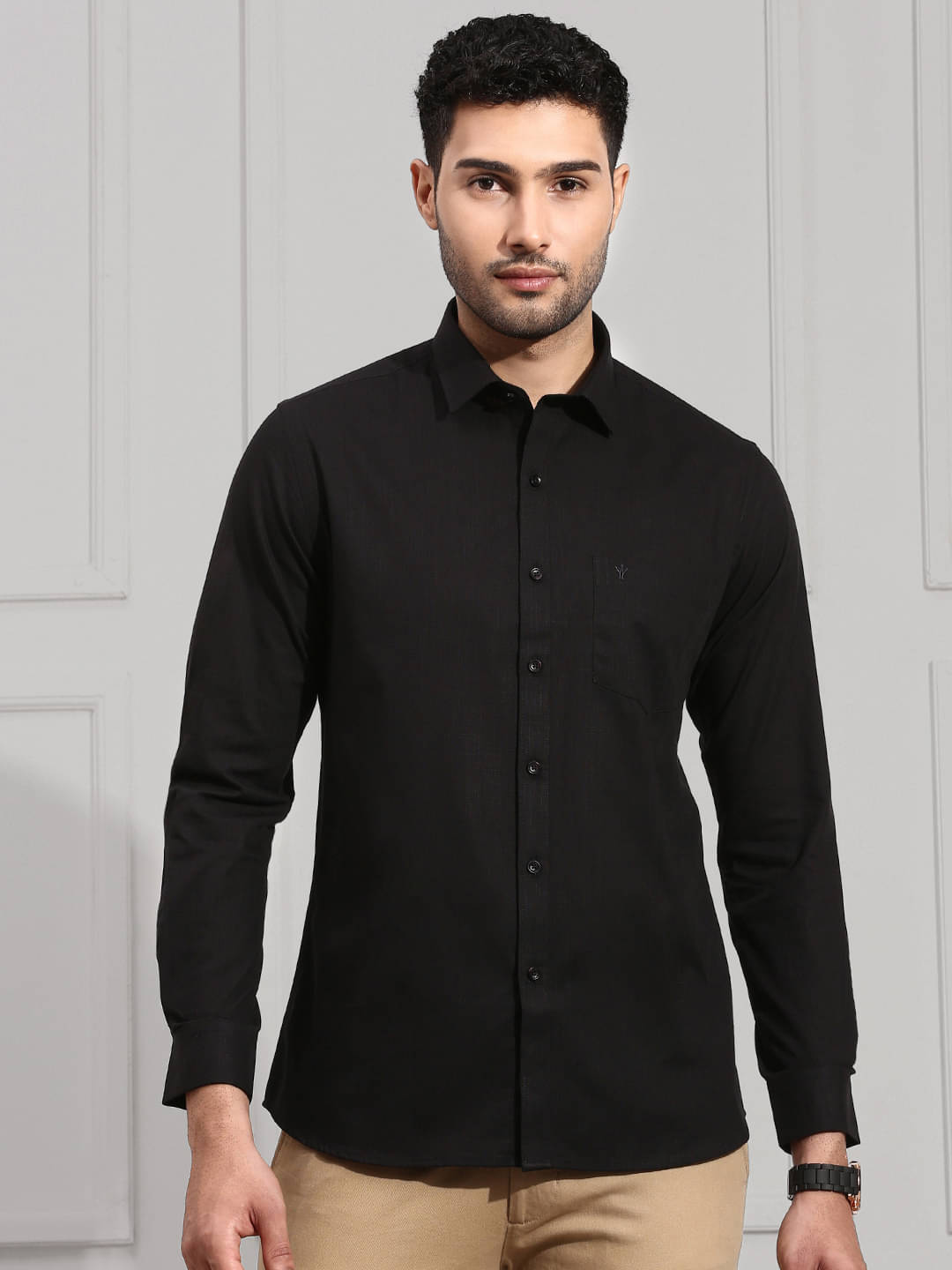     			Ramraj cotton Cotton Blend Regular Fit Solids Full Sleeves Men's Casual Shirt - Black ( Pack of 1 )