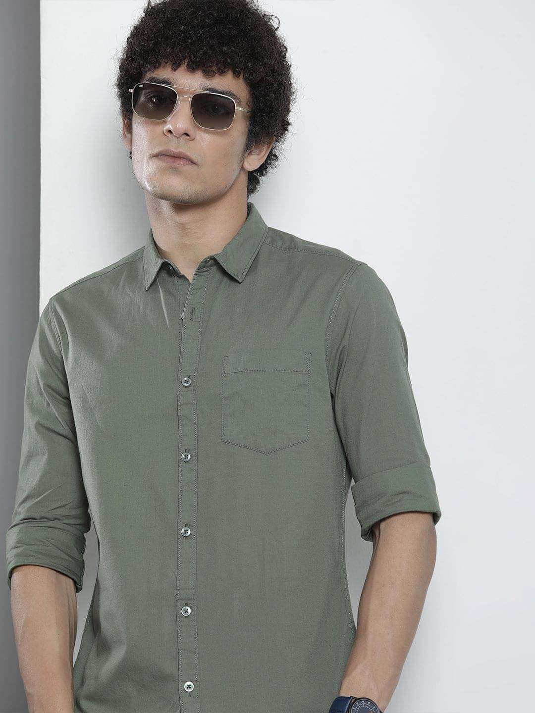     			The Indian Garage Co Men Olive Green Solid Casual Shirt
