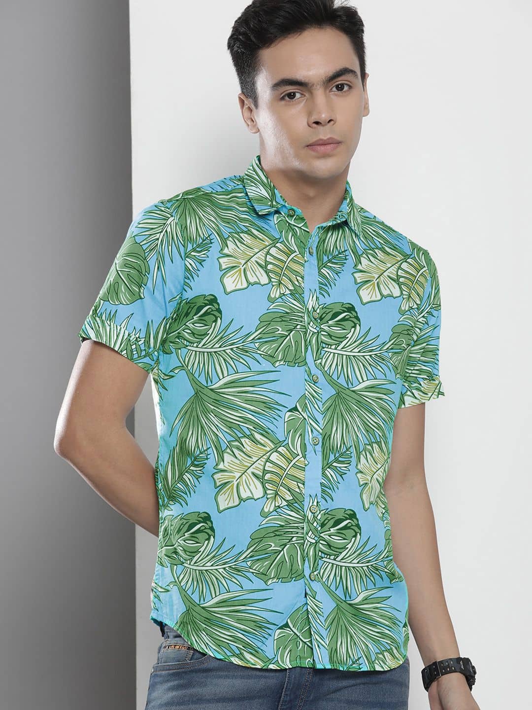 The Indian Garage Co Men Blue Floral Printed Casual Shirt