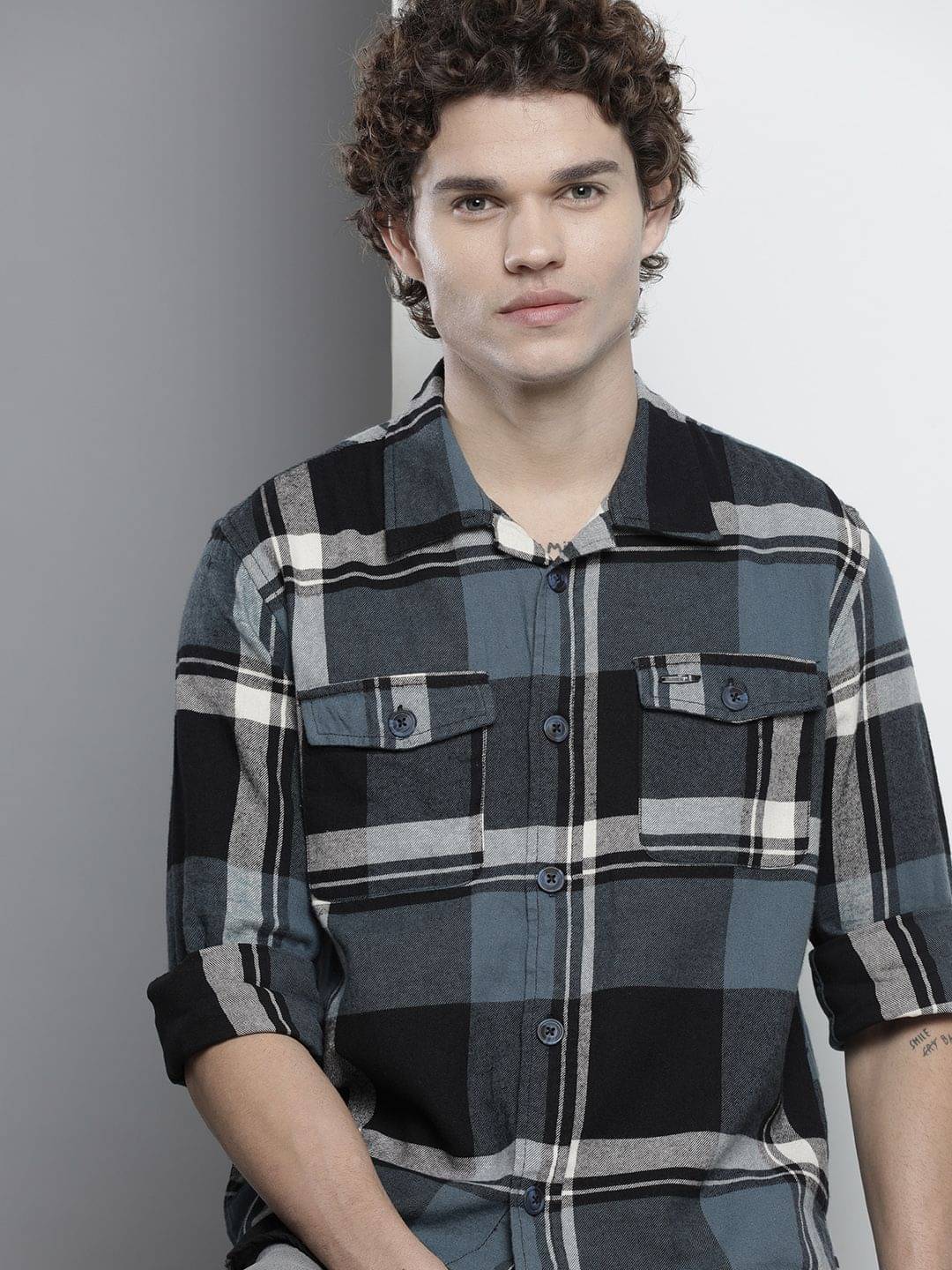     			The Indian Garage Co Men Teal Blue & Black Comfort Checked Cotton Shirt