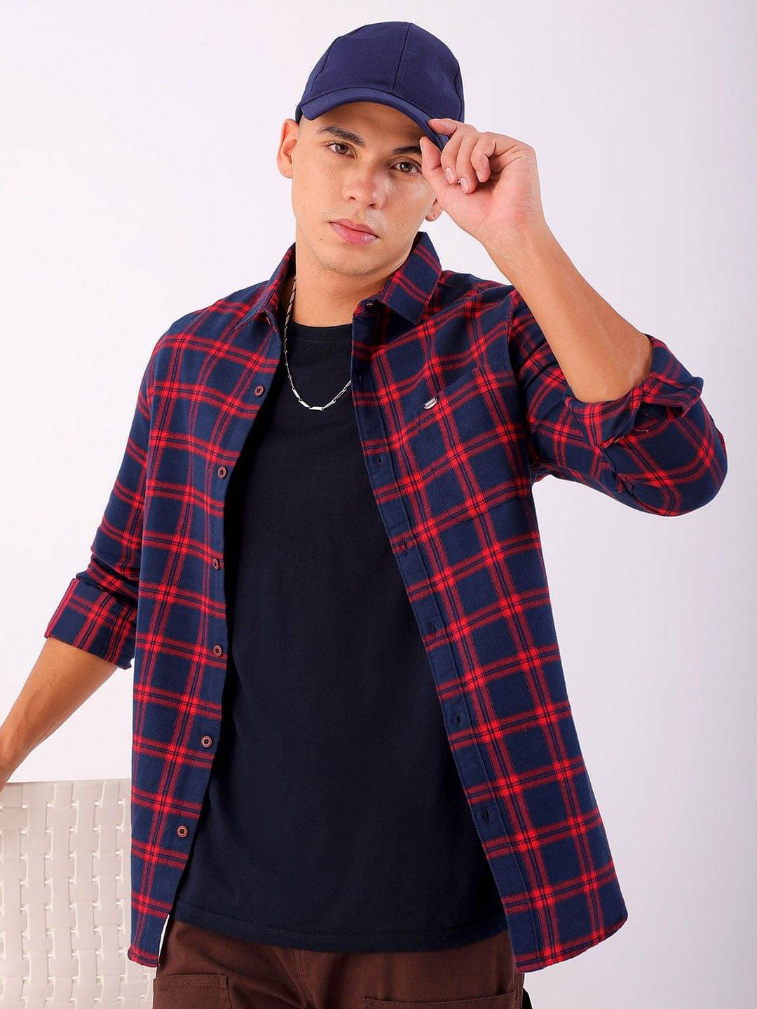     			The Indian Garage Co Men Spread Collar Checked Cotton Slim Fit Casual Shirt