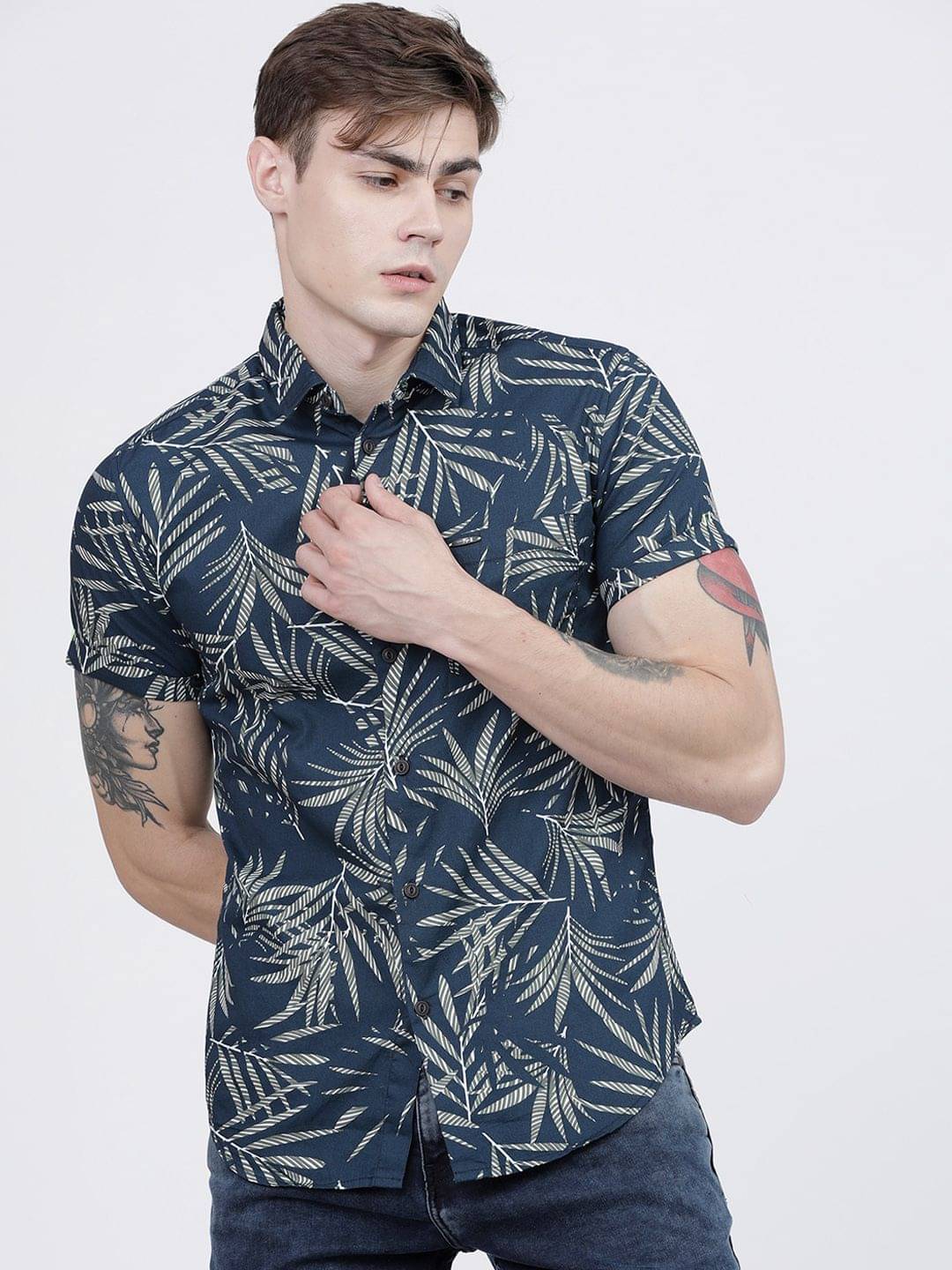     			The Indian Garage Co Men Navy Blue & Olive Green Slim Fit Printed Casual Shirt