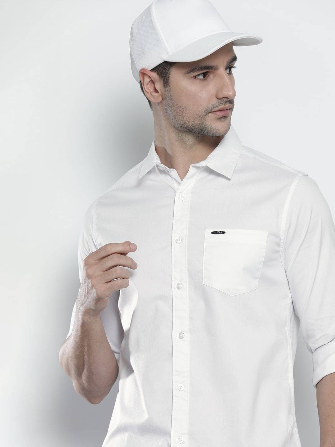     			The Indian Garage Co Men White Comfort Solid Casual Shirt