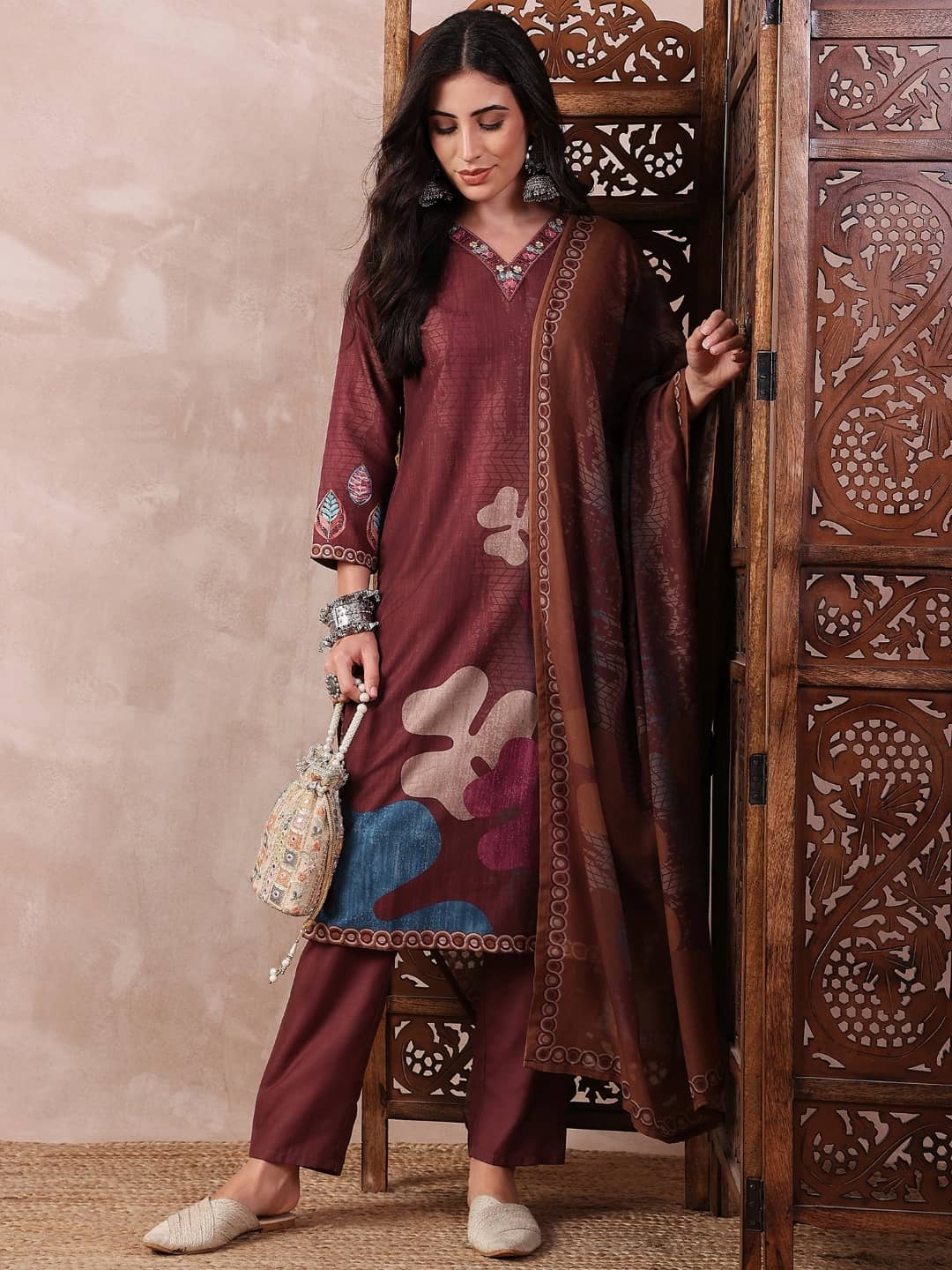 Vaamsi Women Silk Blend Printed Straight Kurti With Pants ( Brown )