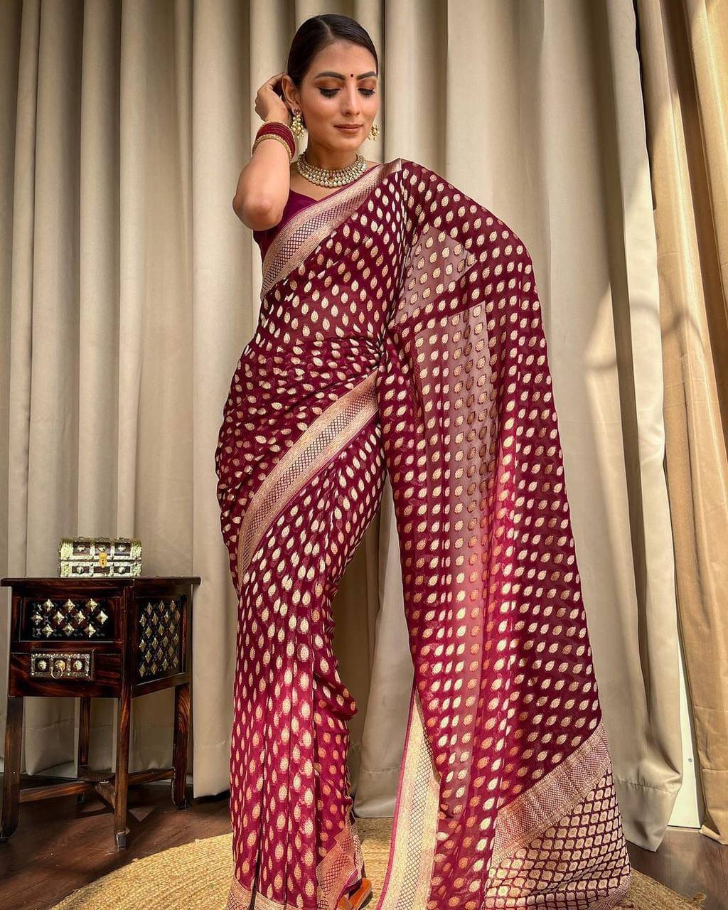 fab woven Banarasi Silk Self Design Saree With Unstitched Blouse Piece ( Wine ) fab woven Banarasi Silk Self Design Saree With Unstitched Blouse Piece ( Wine )