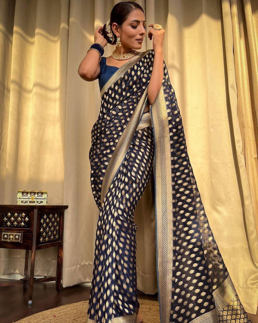 fab woven Banarasi Silk Self Design Saree With Unstitched Blouse Piece ( Navy Blue ) fab woven Banarasi Silk Self Design Saree With Unstitched Blouse Piece ( Navy Blue )