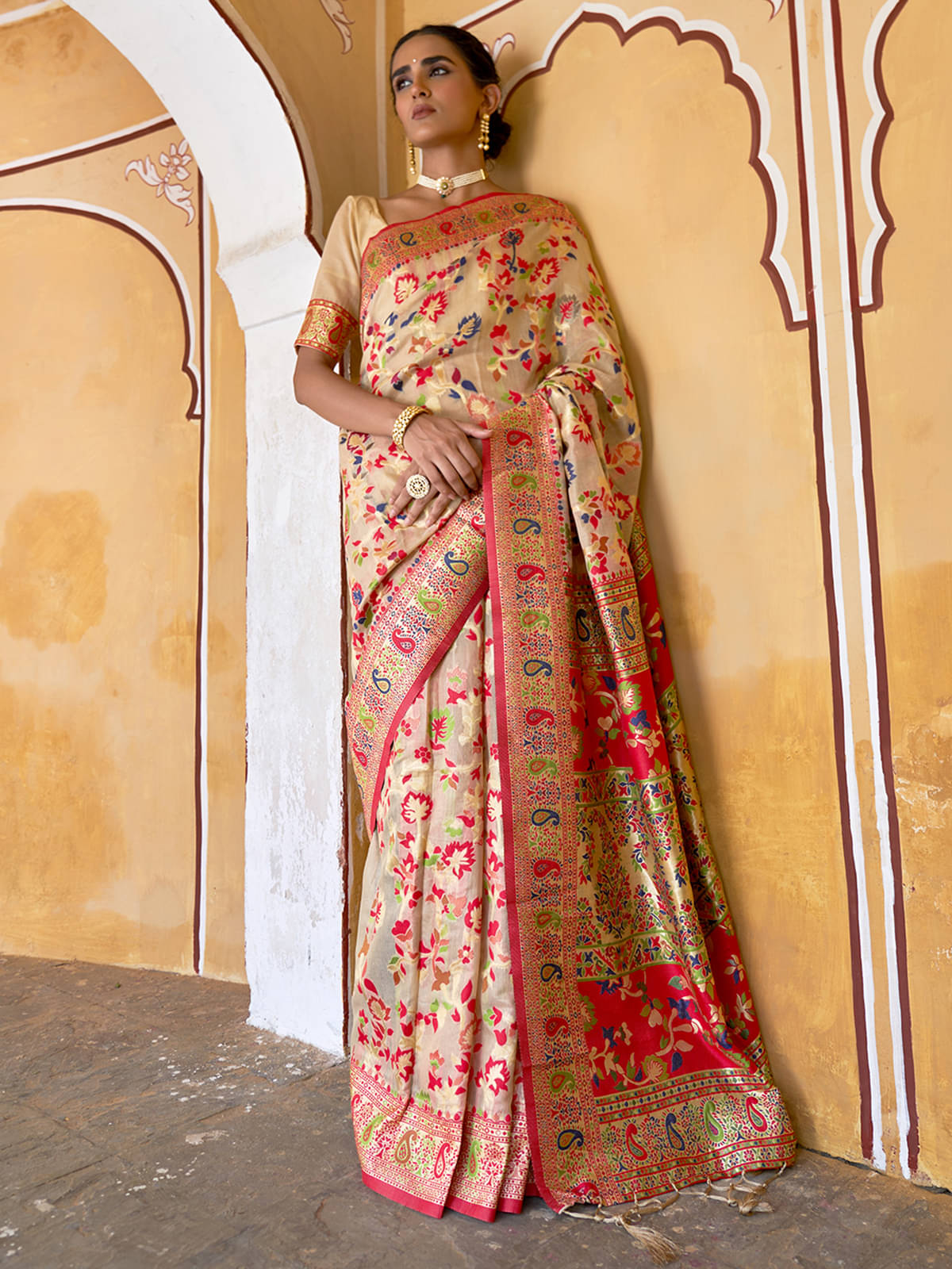 Janasya Chanderi Woven Saree With Unstitched Blouse Piece ( Beige ) Janasya Chanderi Woven Saree With Unstitched Blouse Piece ( Beige )