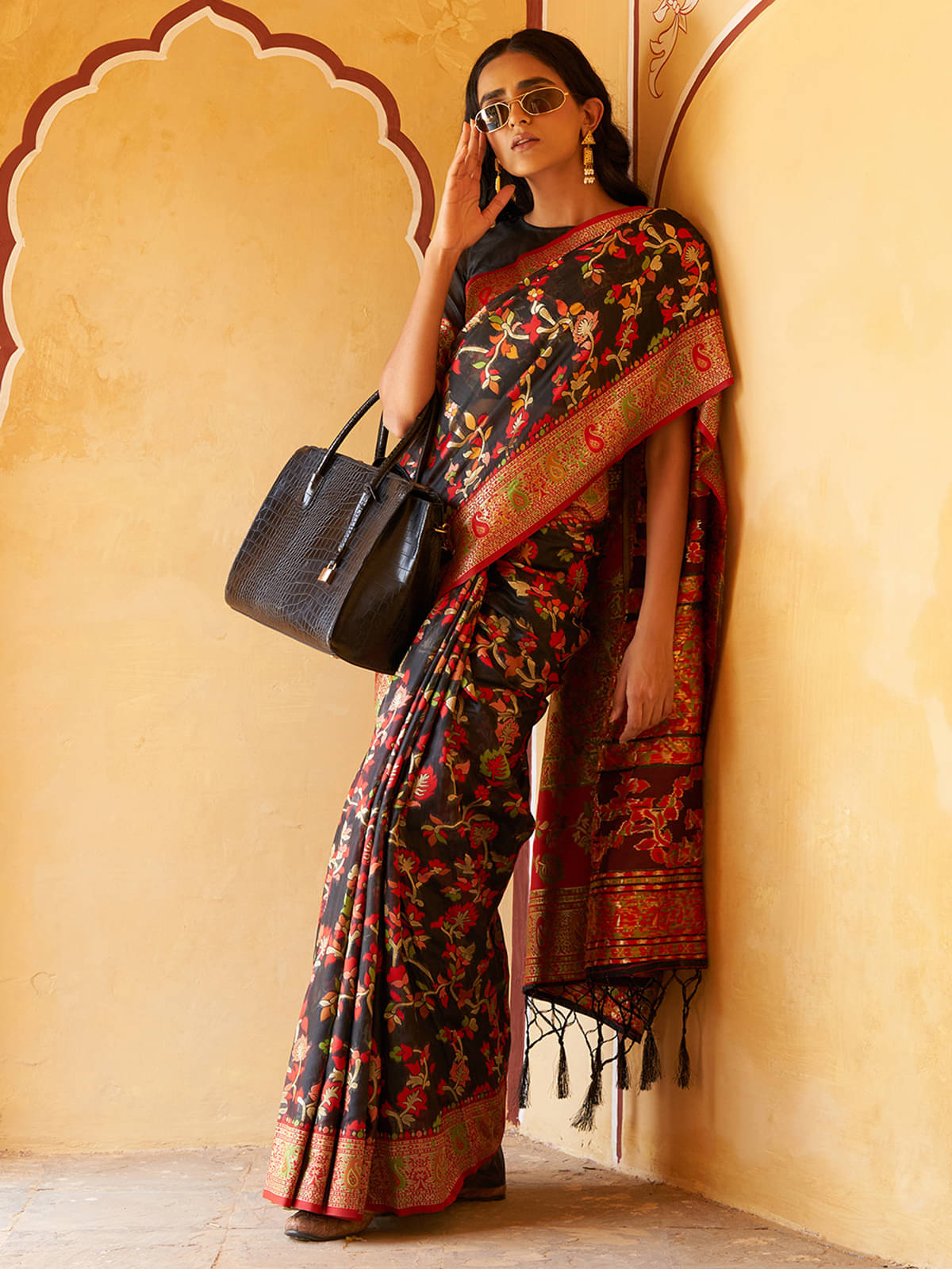     			Janasya Chanderi Woven Saree With Unstitched Blouse Piece ( Black )