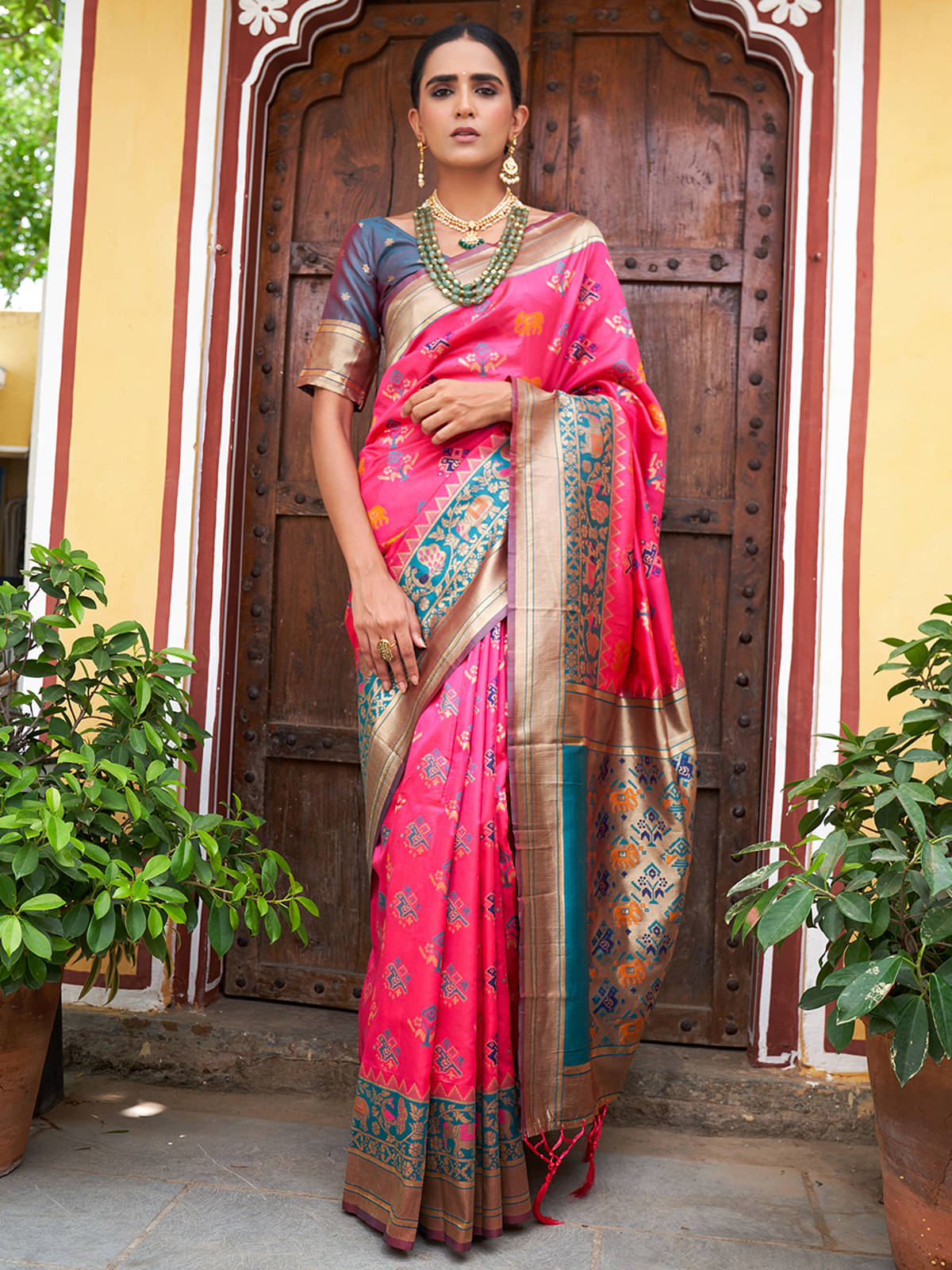     			Janasya Silk Blend Woven Saree With Unstitched Blouse Piece ( Pink )
