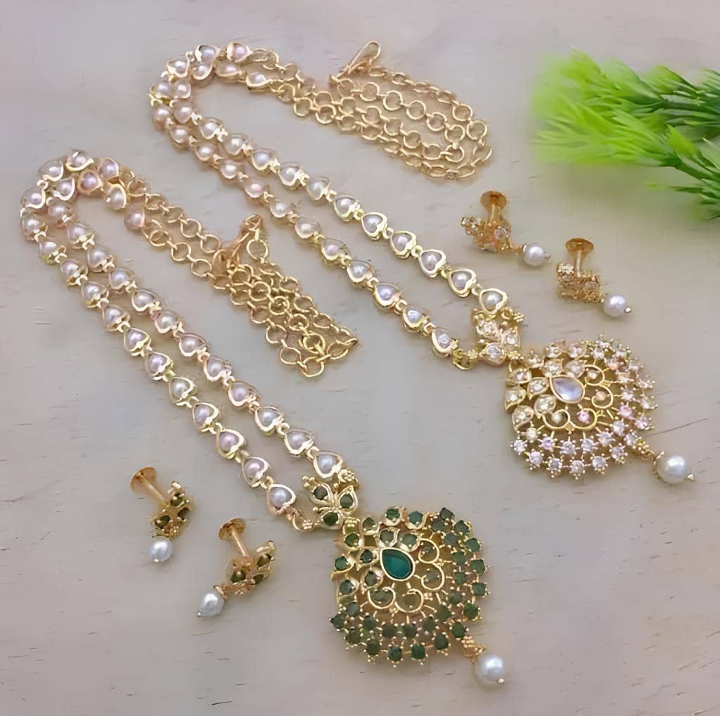 LAFORWORD Gold Pendant set ( Pack of 1 )