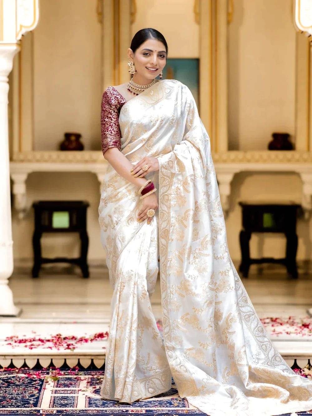 fab woven Banarasi Silk Woven Saree With Unstitched Blouse Piece ( White ) fab woven Banarasi Silk Woven Saree With Unstitched Blouse Piece ( White )