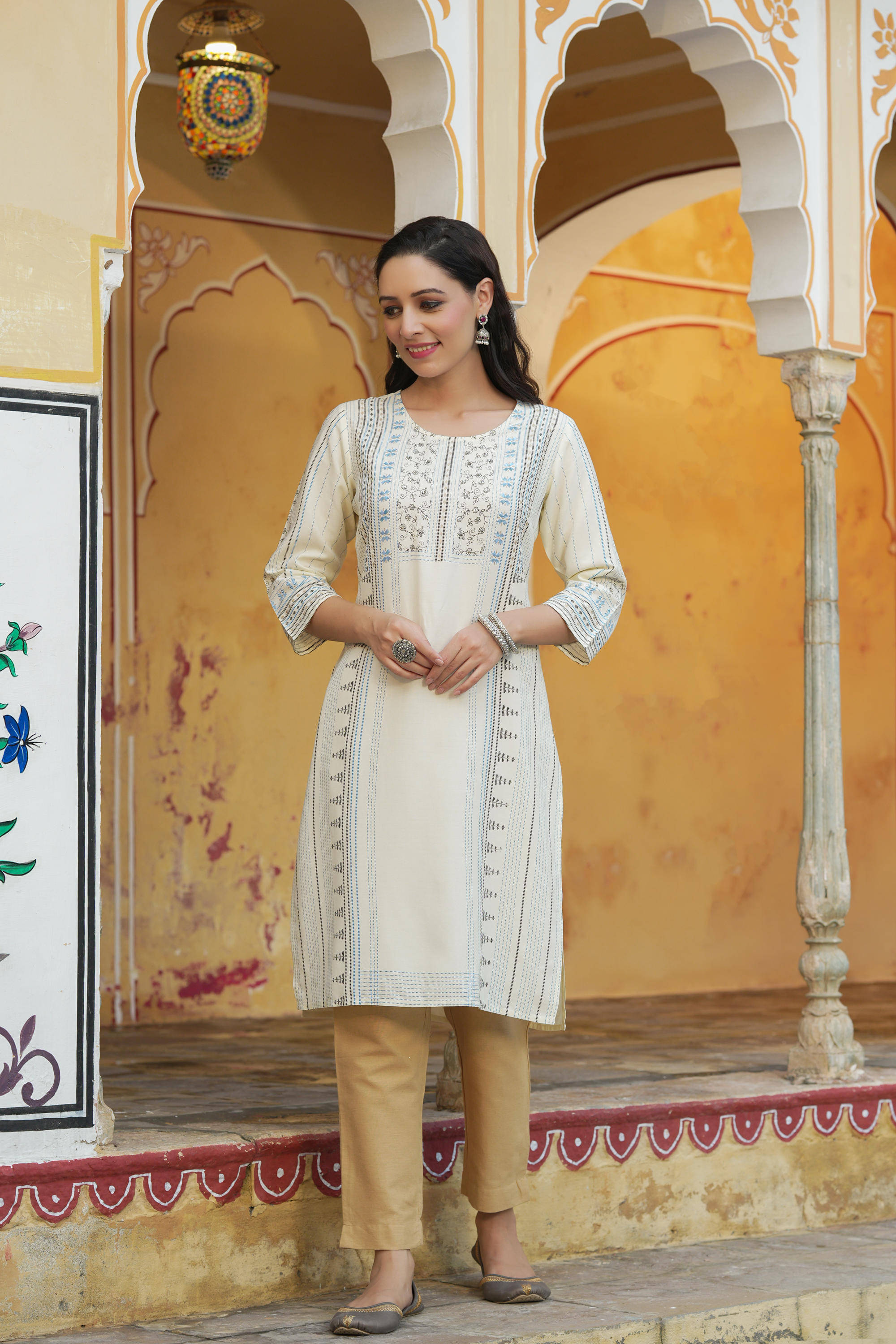 Kurta Pack of 1 Rayon Printed Straight Women's Kurti - ( Off White ) Kurta Pack of 1 Rayon Printed Straight Women's Kurti - ( Off White )