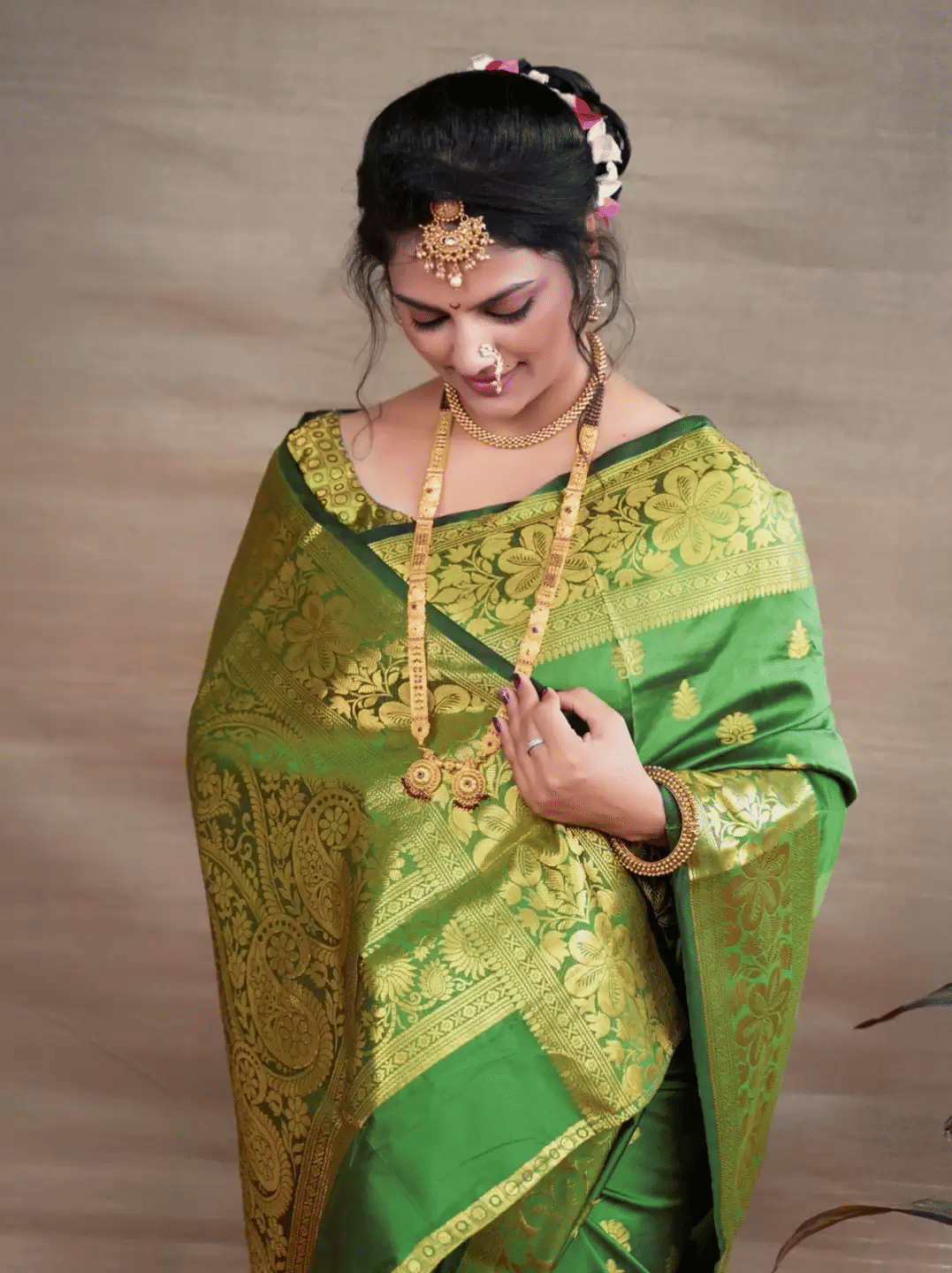     			NENCY FASHION Banarasi Silk Woven Saree With Unstitched Blouse Piece ( Light Green )