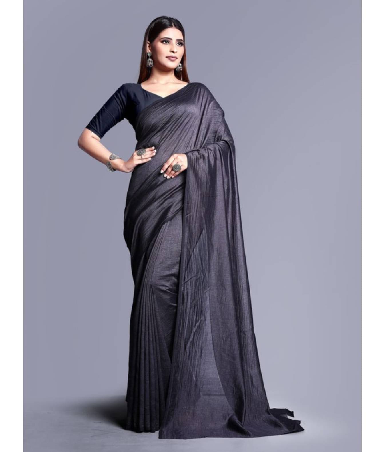 URMI LIFESTYLE Georgette Solid Saree With Unstitched Blouse Piece ( Grey )     			URMI LIFESTYLE Georgette Solid Saree With Unstitched Blouse Piece ( Grey )