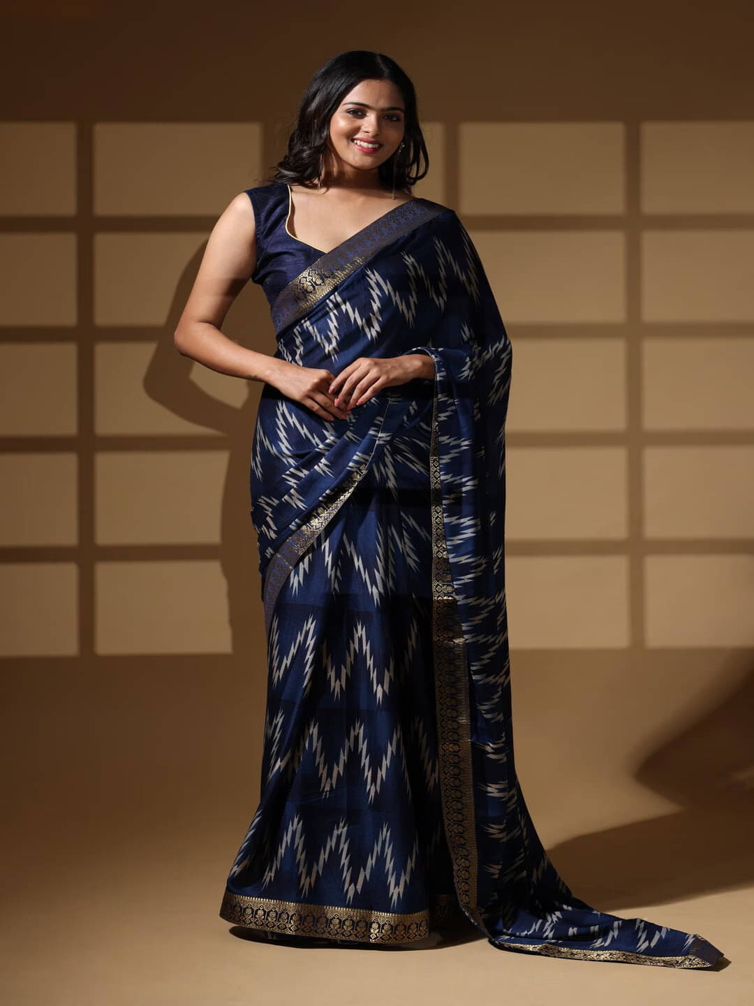     			BLEESBURY Chiffon Striped Saree With Unstitched Blouse Piece ( Blue )