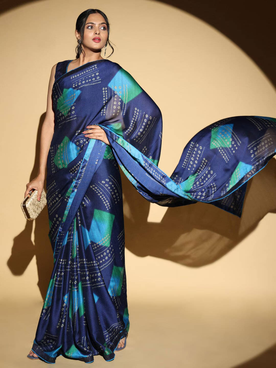 BLEESBURY Chiffon Printed Saree With Unstitched Blouse Piece ( Blue )     			BLEESBURY Chiffon Printed Saree With Unstitched Blouse Piece ( Blue )